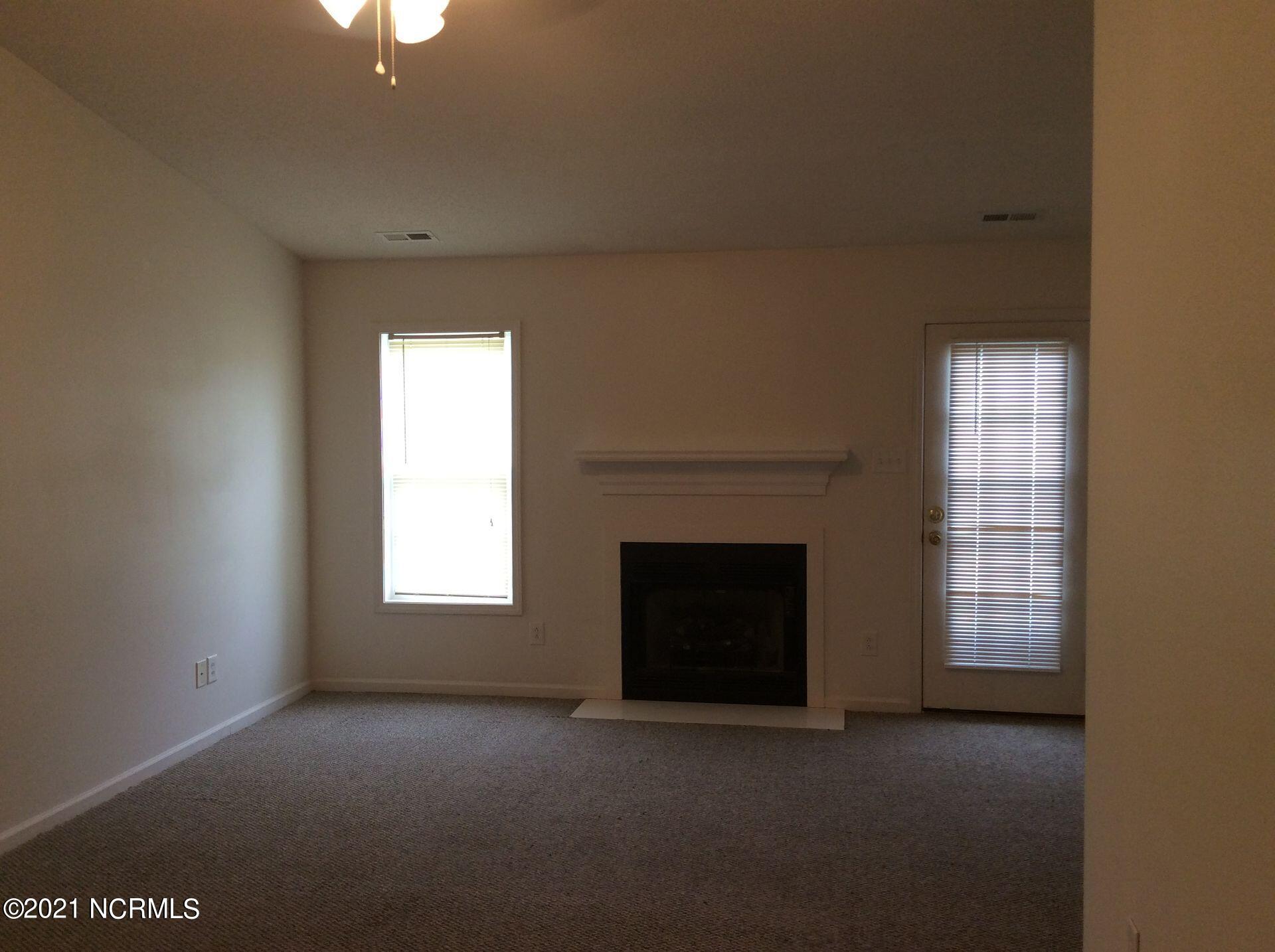 111 Jerrett Lane Property Photo 7