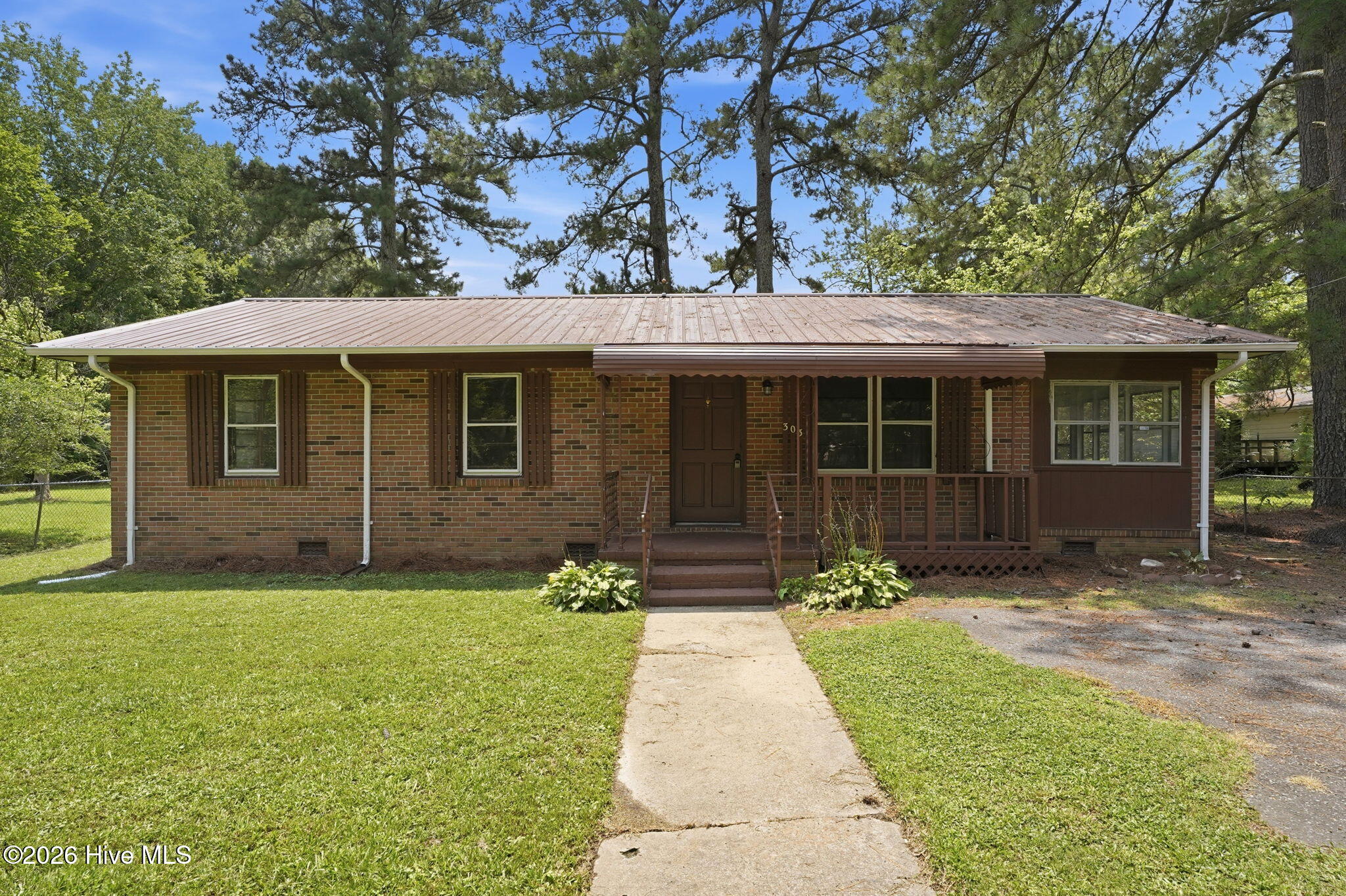 303 Ramsey Lane Property Photo 1