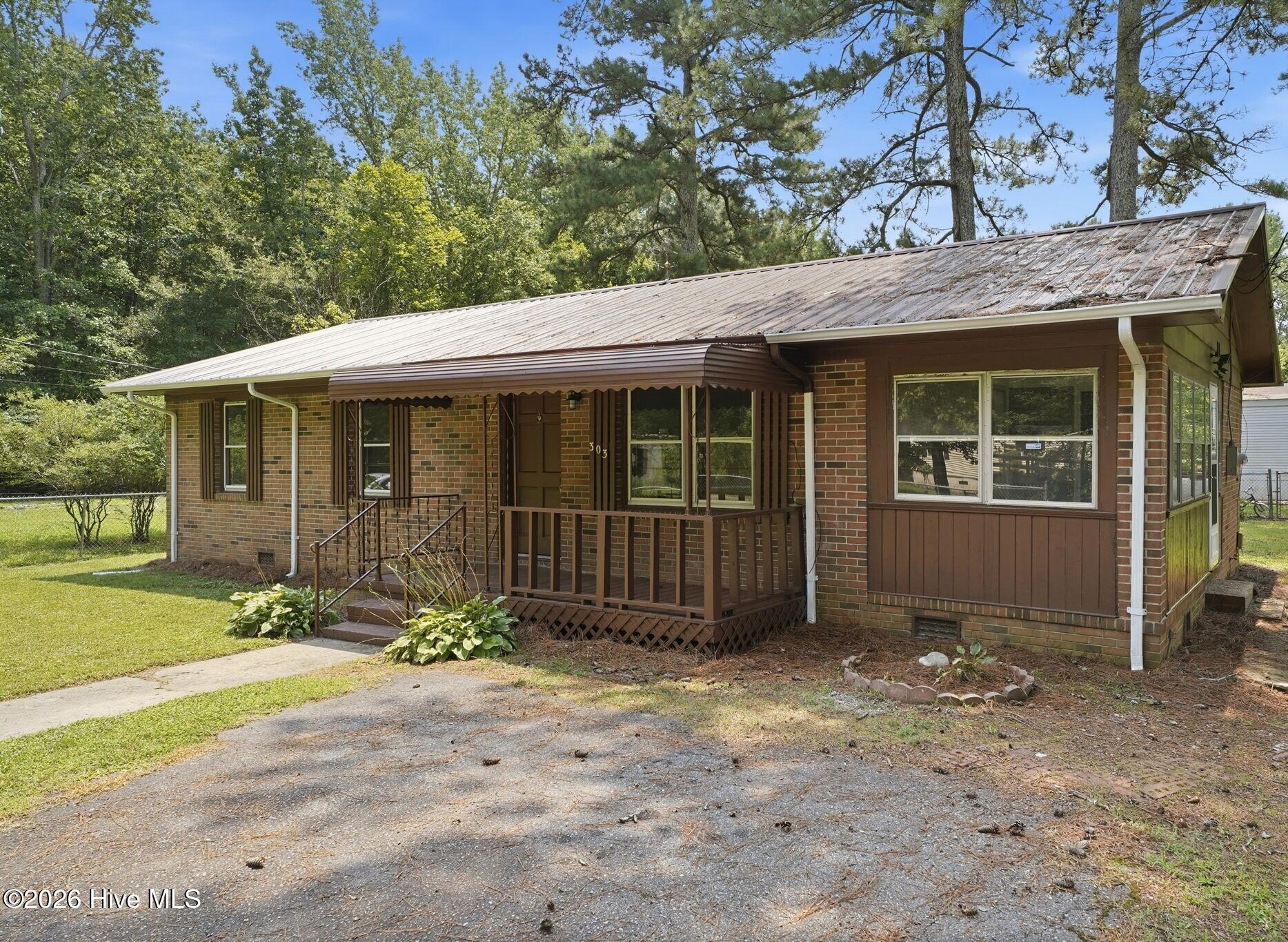 303 Ramsey Lane Property Photo 2