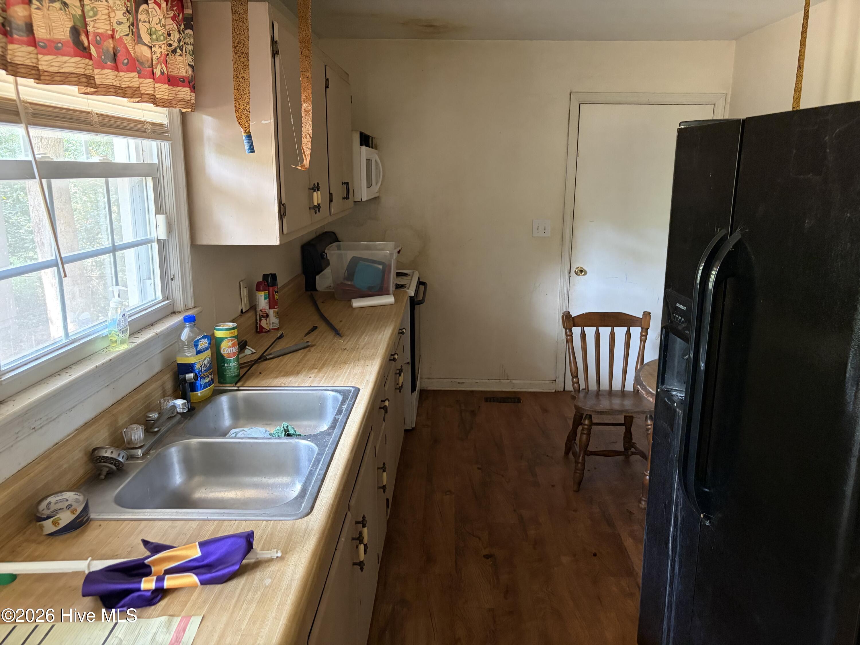 2415 Dickey Road Property Photo 6