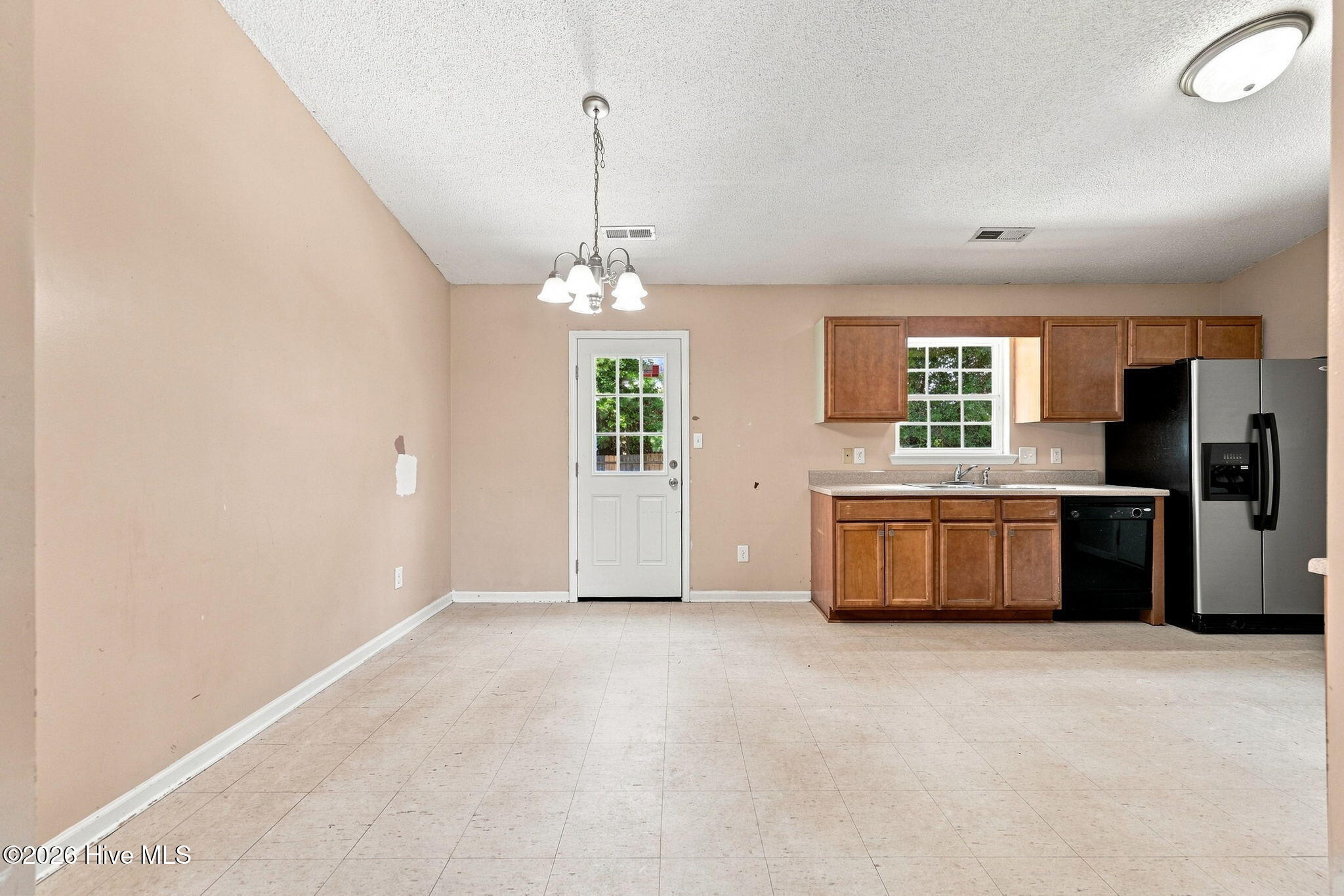 114 Pear Tree Lane Property Photo 4