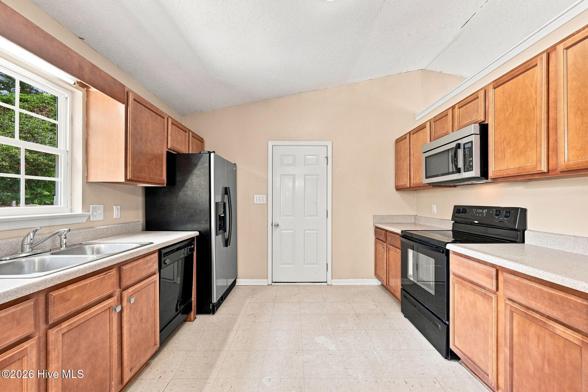 114 Pear Tree Lane Property Photo 6