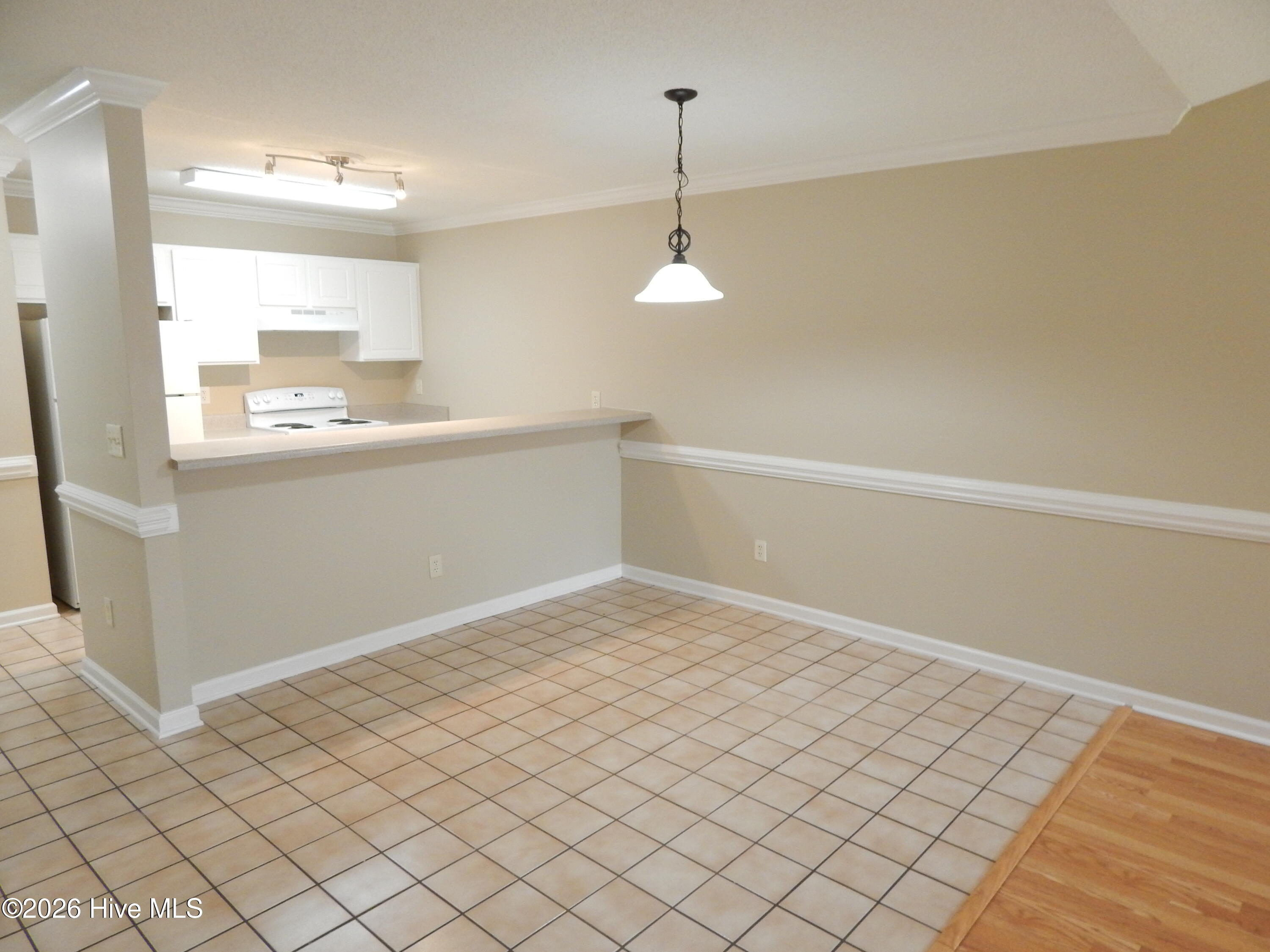 2903 Flintridge Drive Property Photo 8