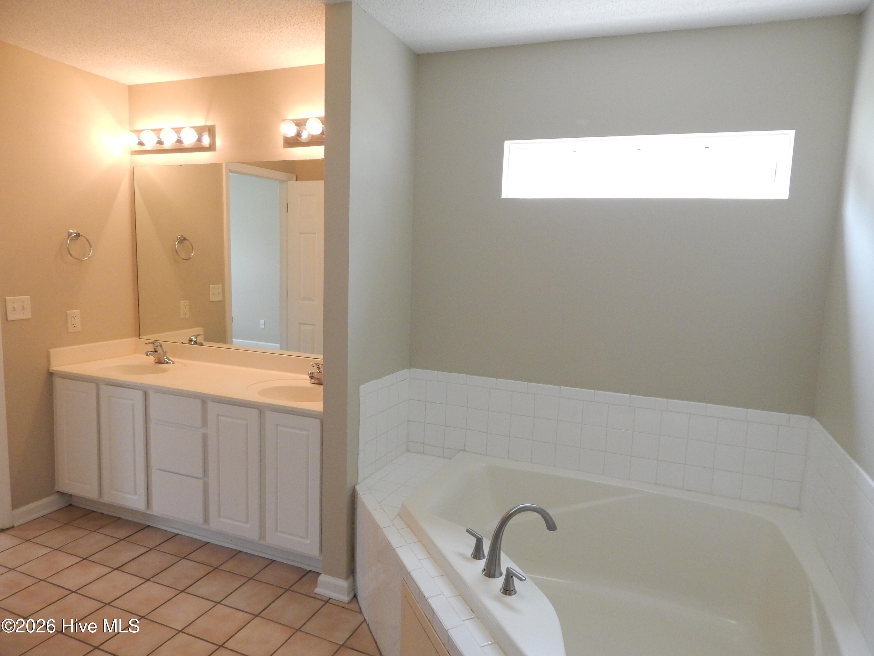 2903 Flintridge Drive Property Photo 18