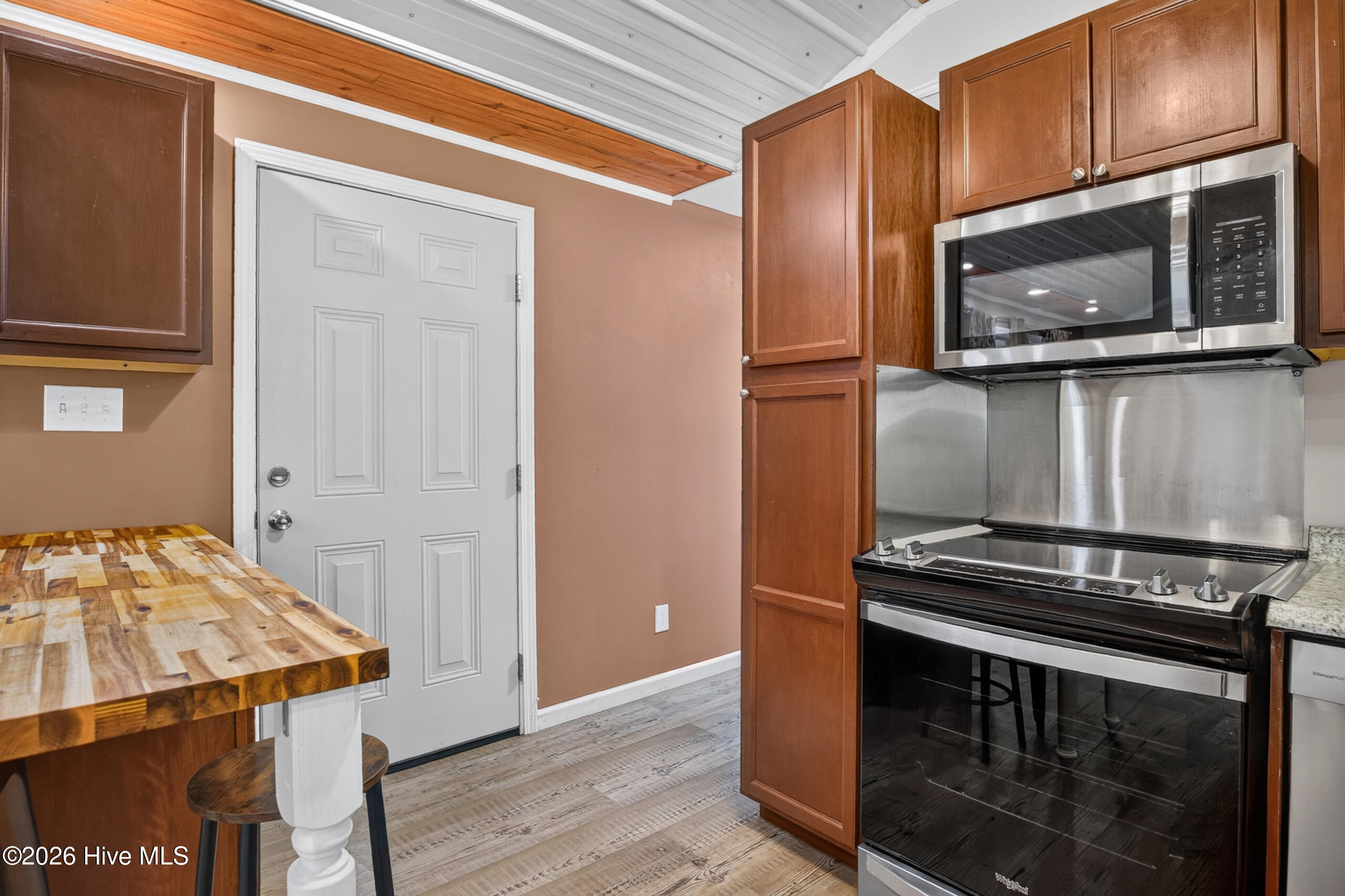 919 Haughton Road Property Photo 11