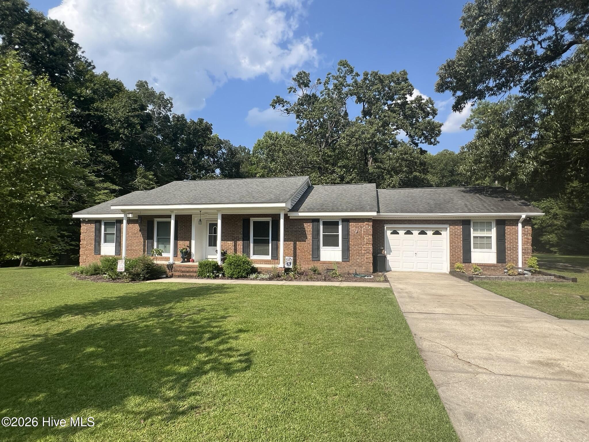197 Hillcrest Drive Property Photo 1