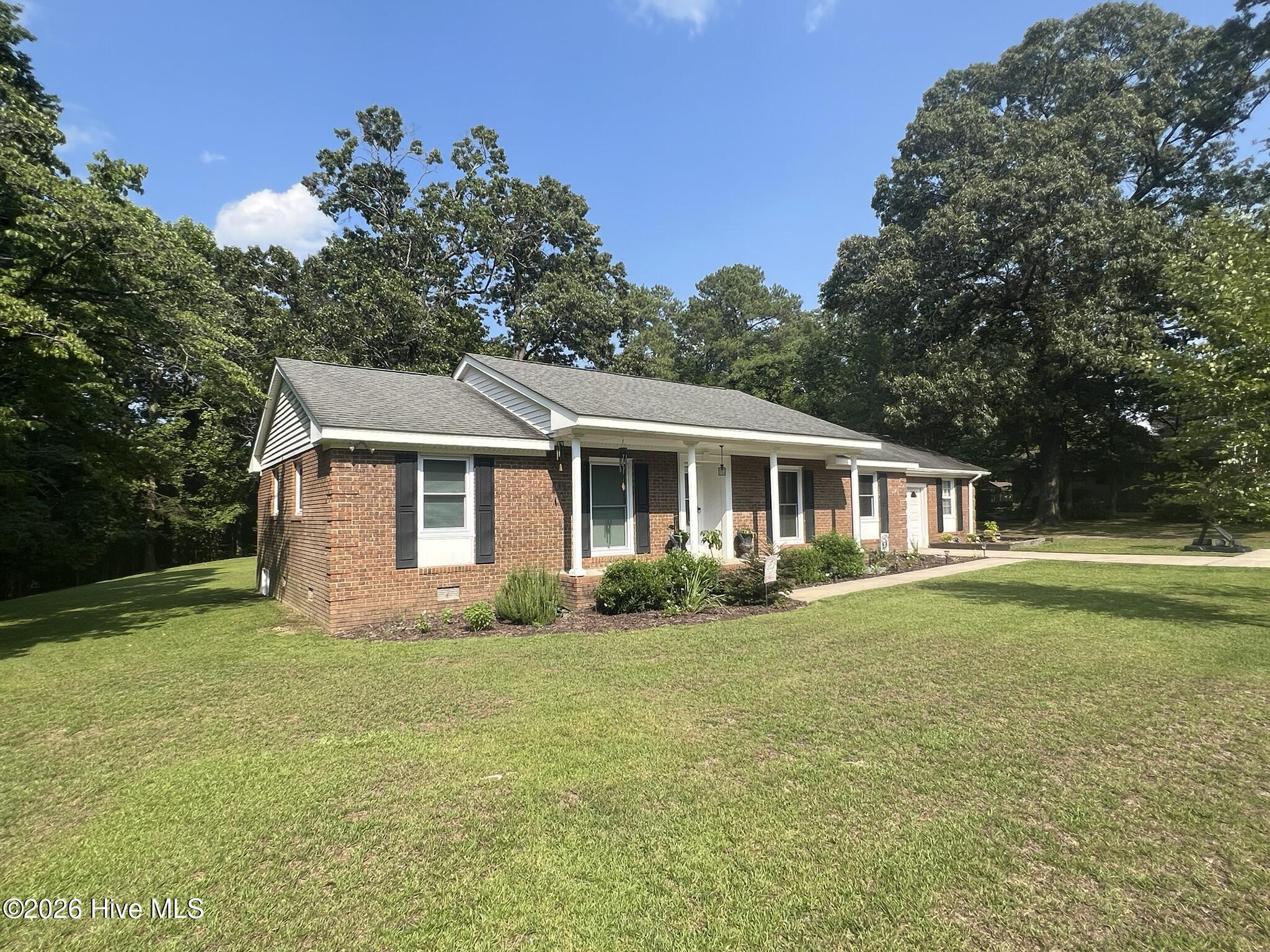 197 Hillcrest Drive Property Photo 2