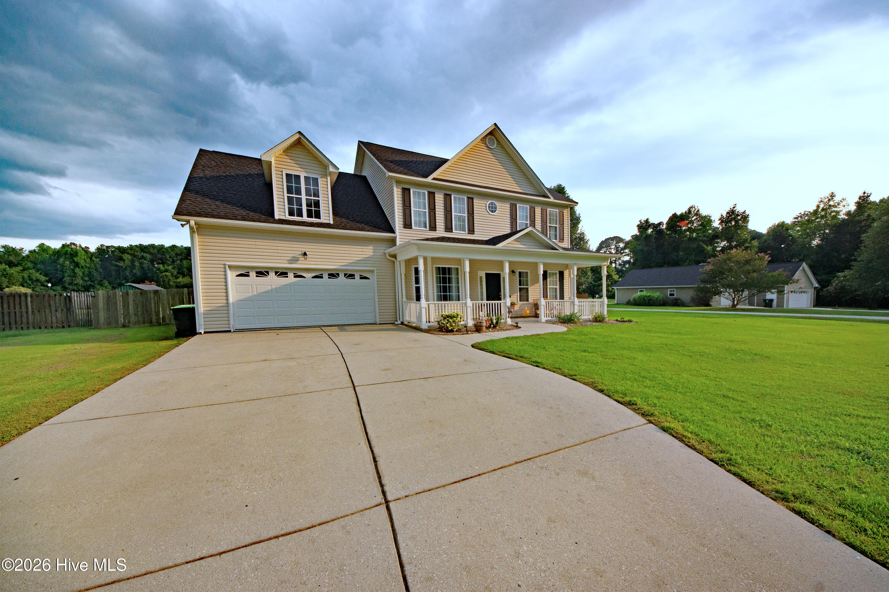 104 Spring Leaf Lane Property Photo 4