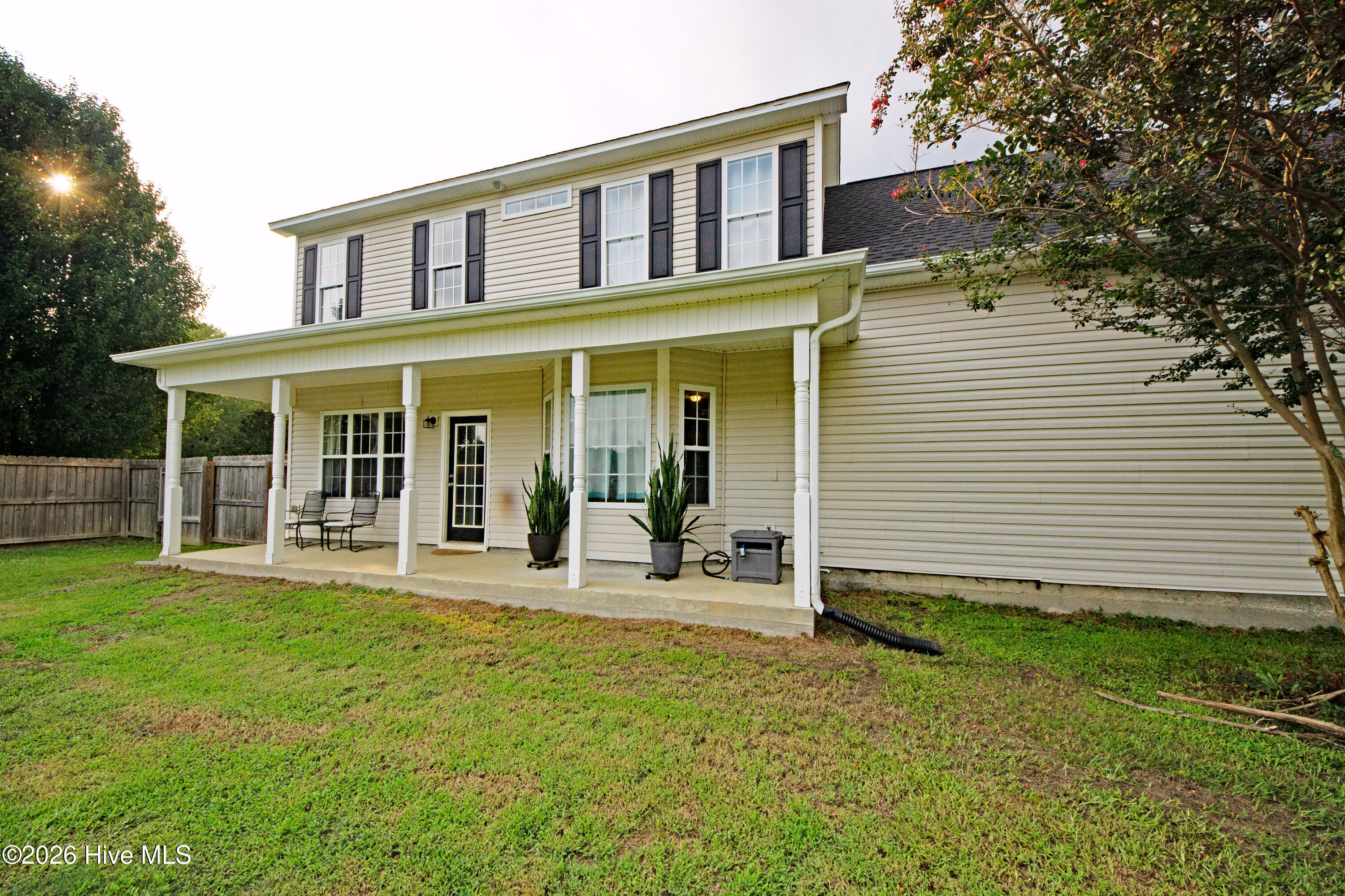 104 Spring Leaf Lane Property Photo 7