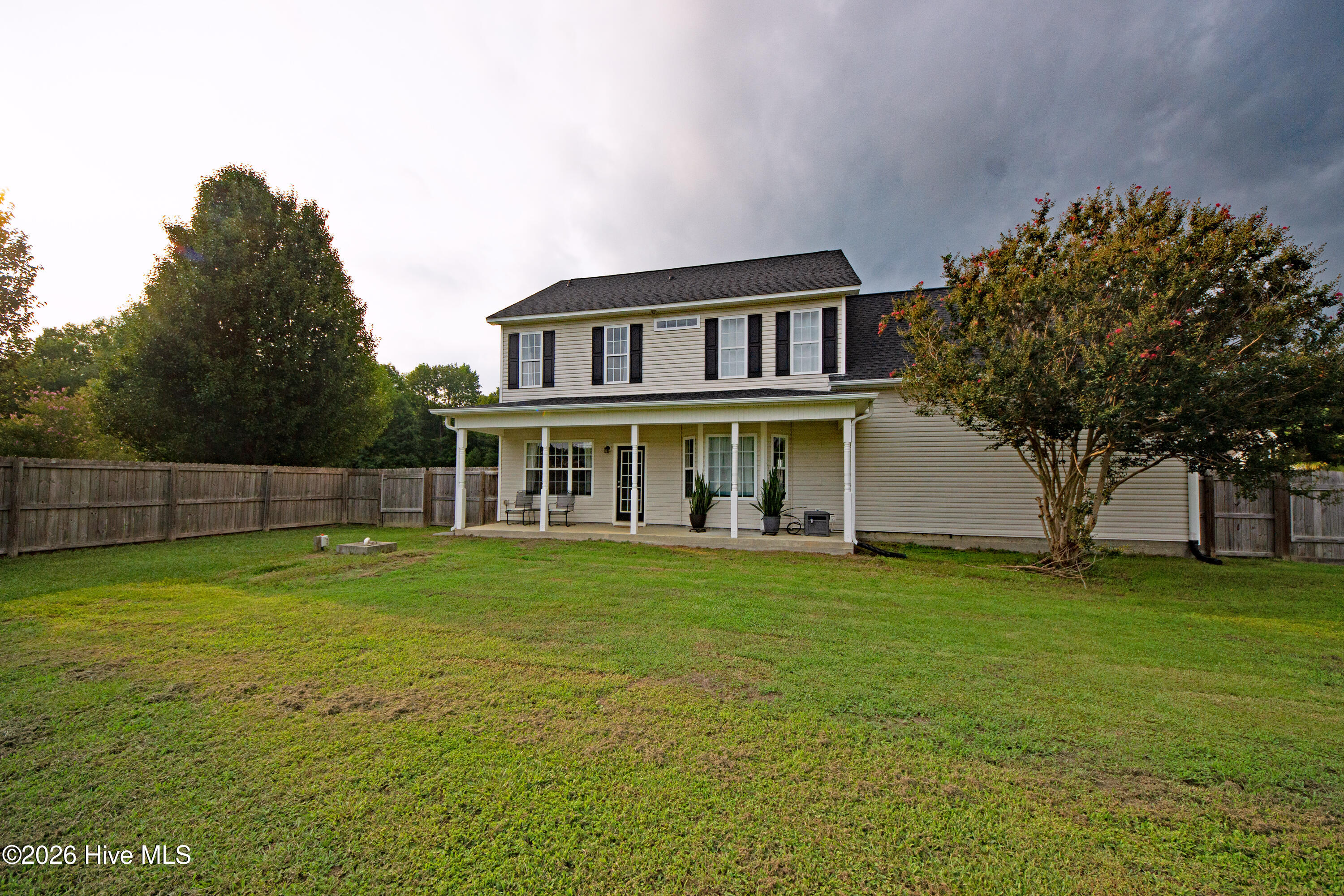 104 Spring Leaf Lane Property Photo 8