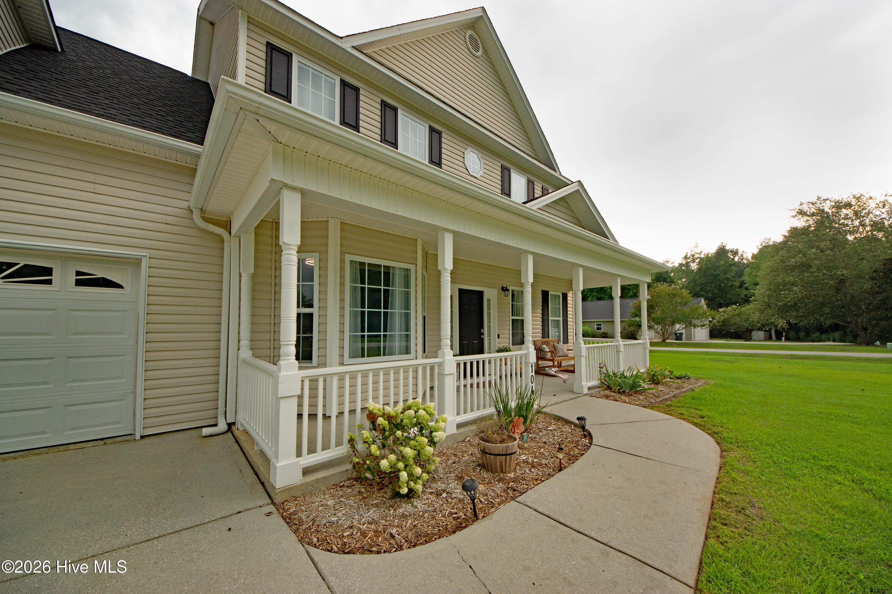 104 Spring Leaf Lane Property Photo 9