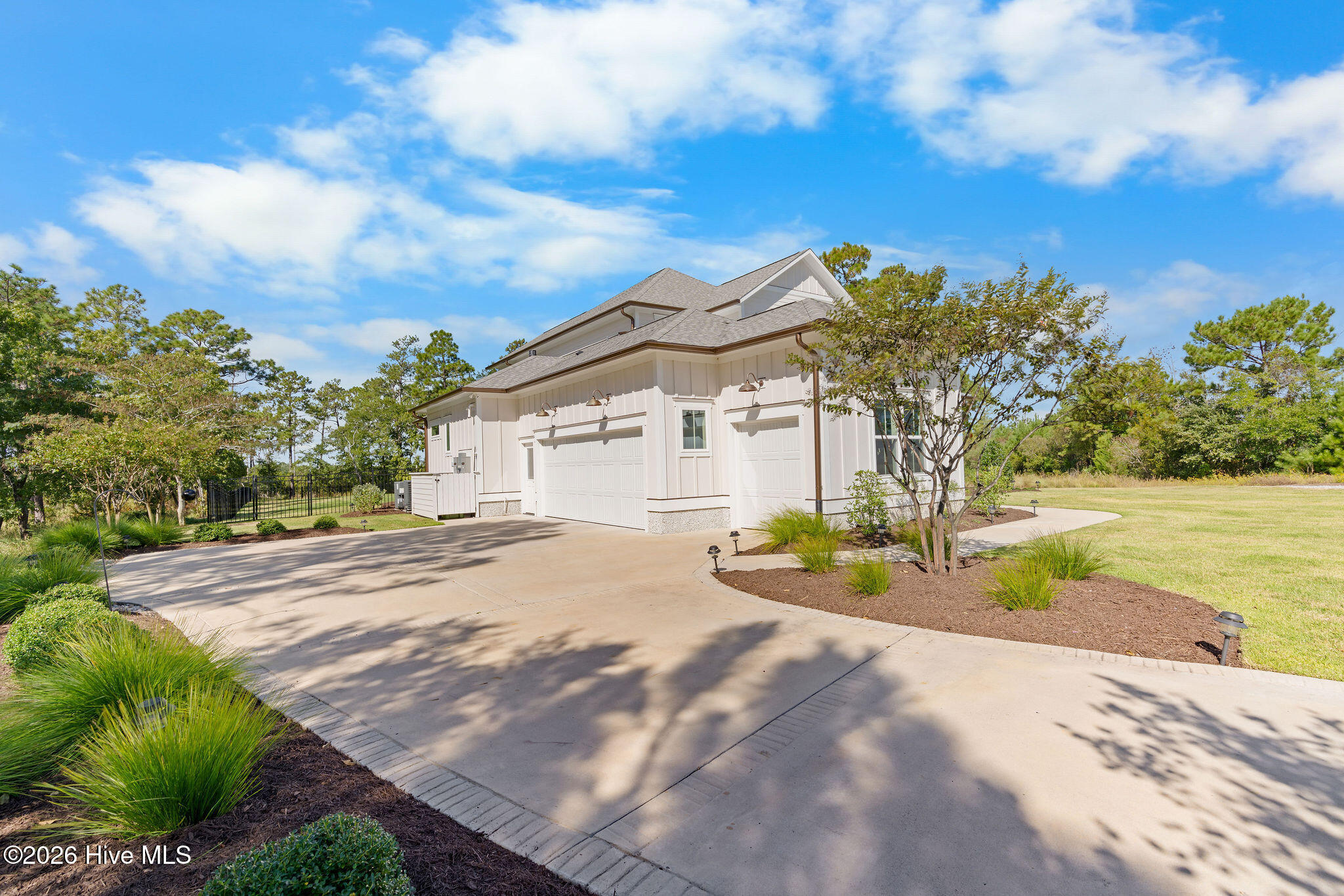 303 Botany Bay Place Property Photo 5