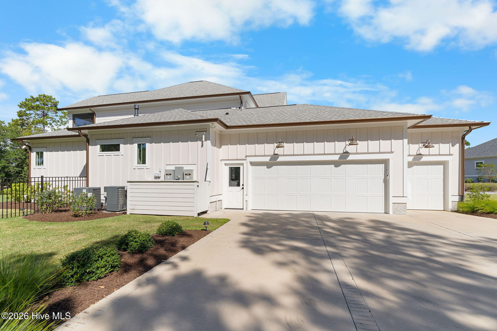 303 Botany Bay Place Property Photo 6