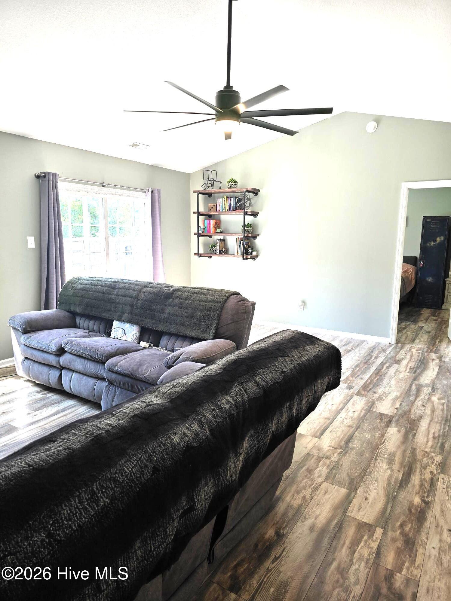 219 Loren Road Property Photo 18