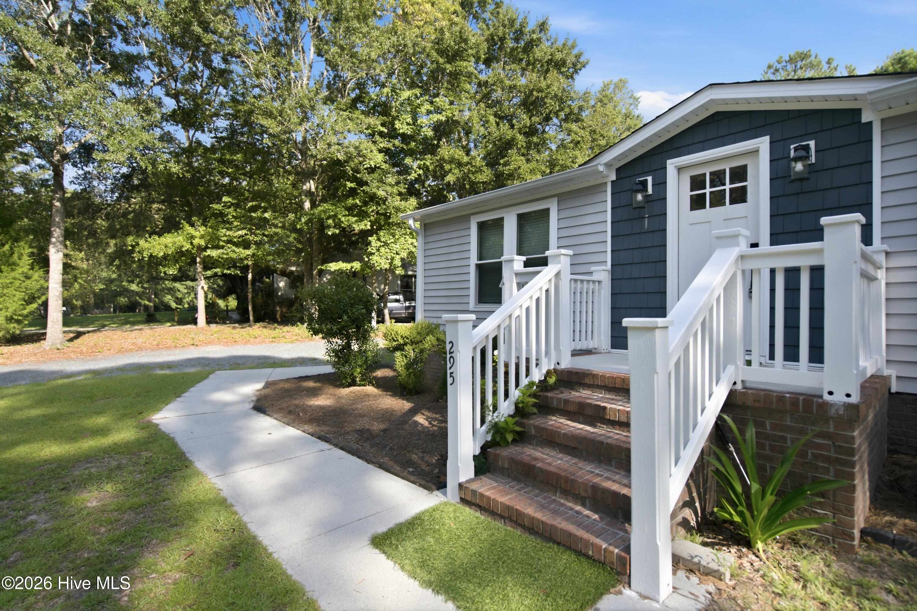 295 Groves Point Circle Property Photo 4
