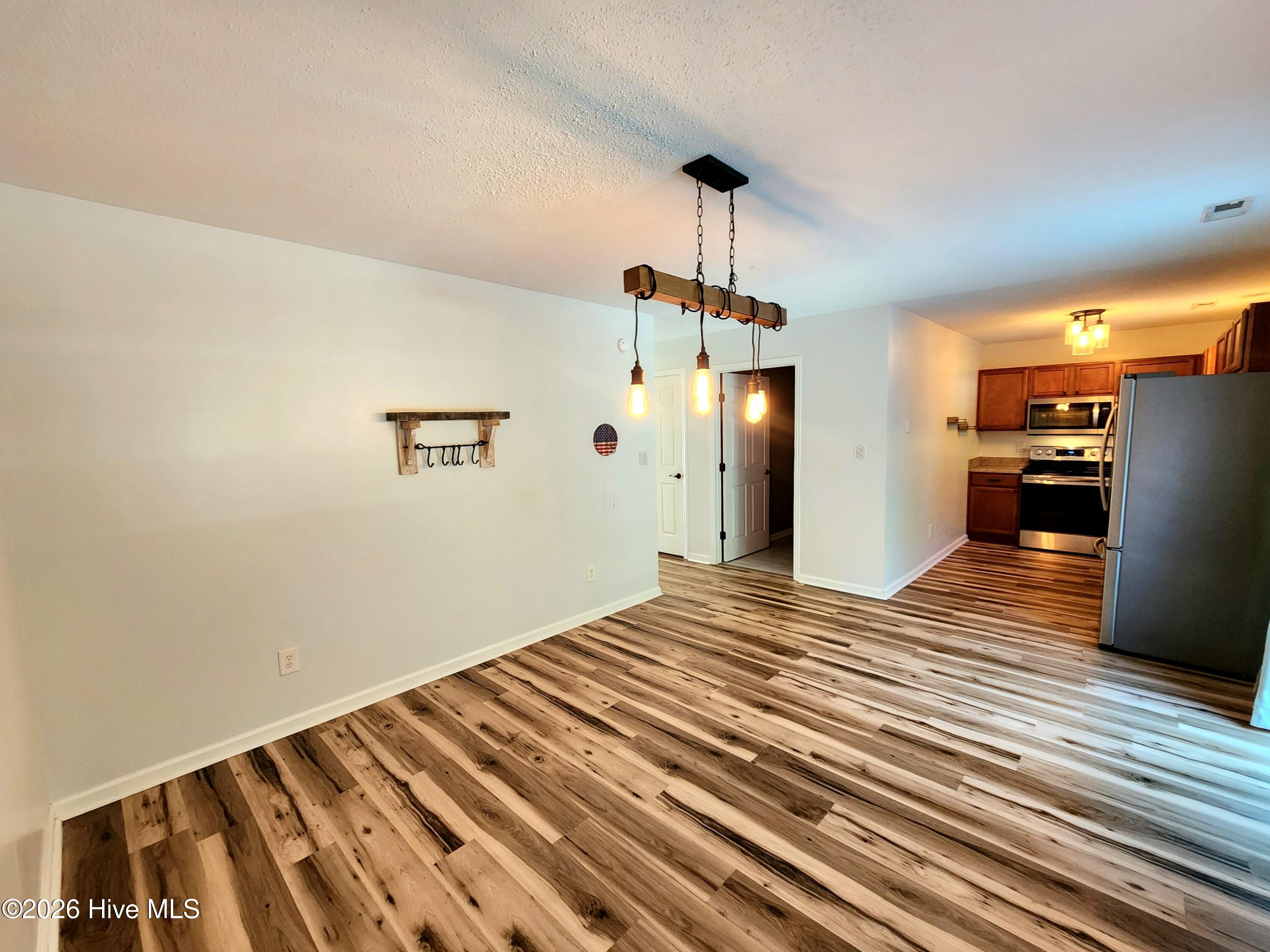 182 Kelly Circle Property Photo 8