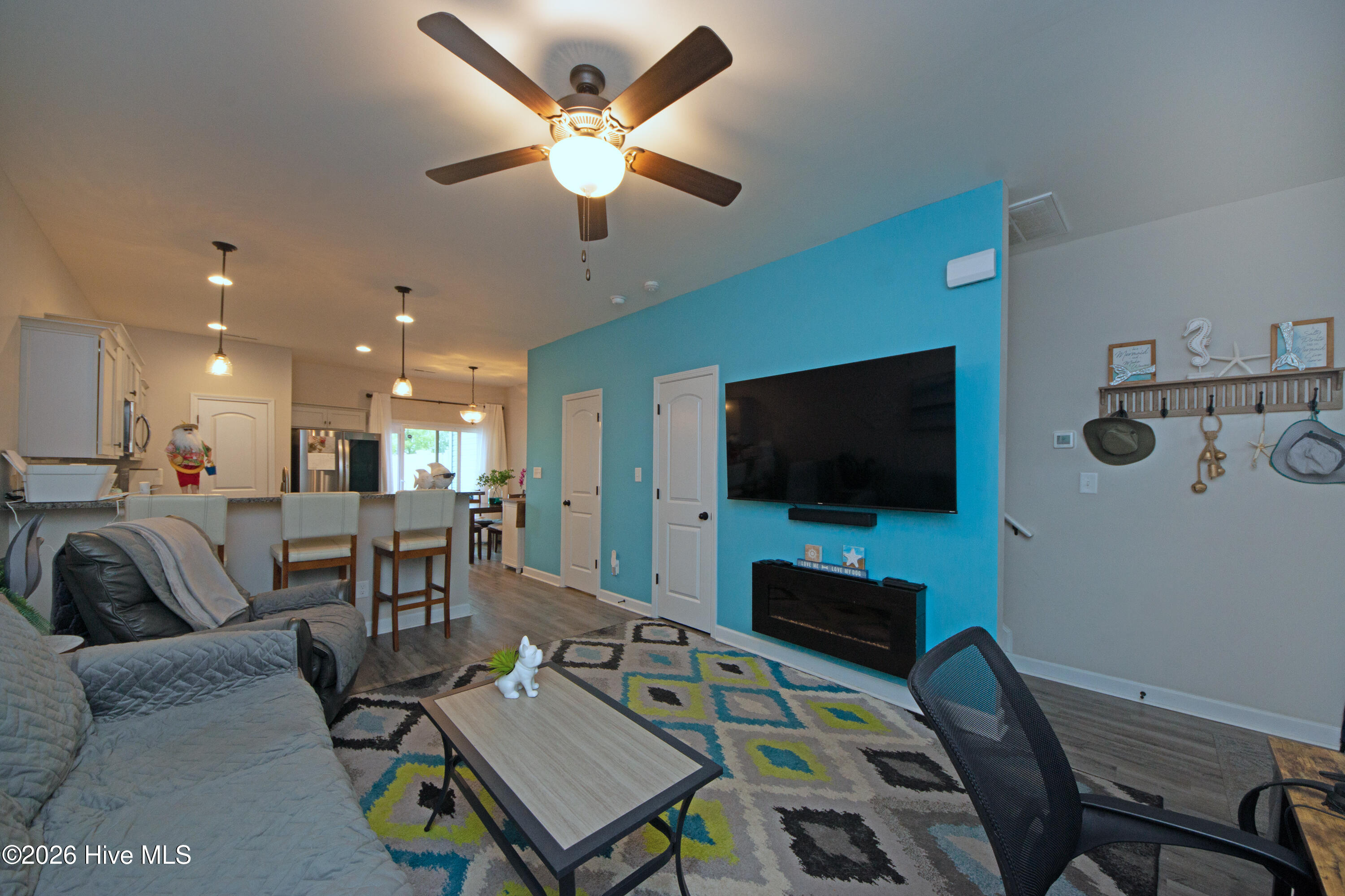 7 Catalina Circle Property Photo 8