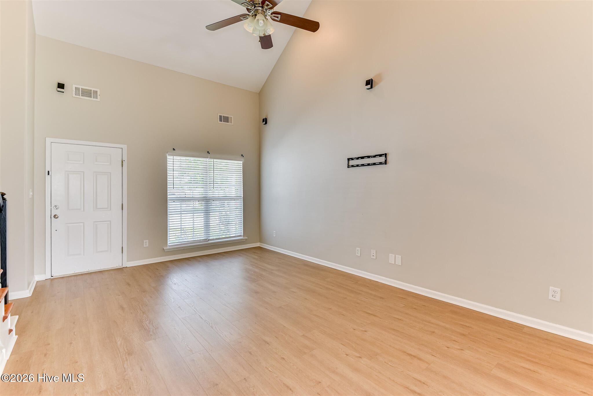 613 Dunrobin Lane Property Photo 4