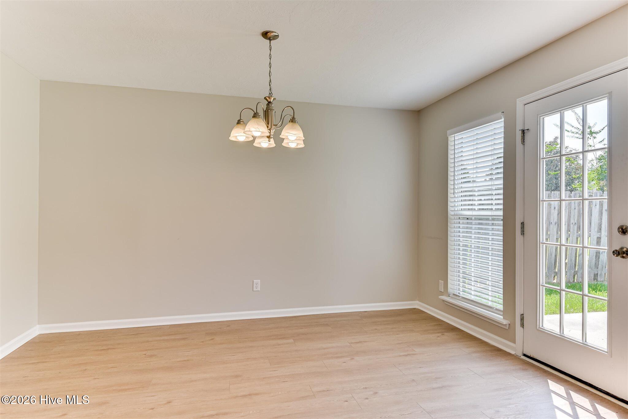 613 Dunrobin Lane Property Photo 8