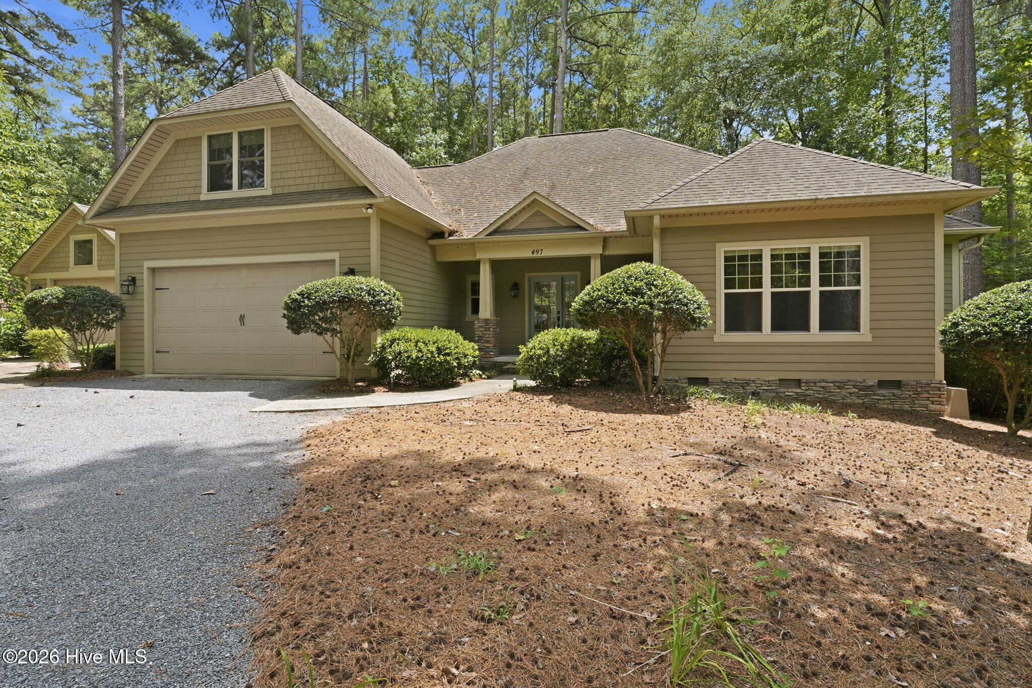 497 Clearfield Lane E Property Photo 5