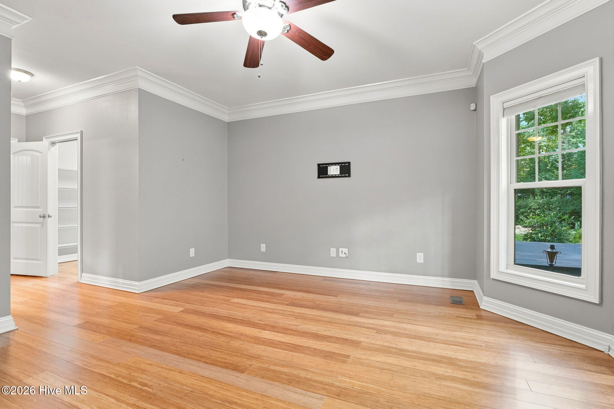 497 Clearfield Lane E Property Photo 23