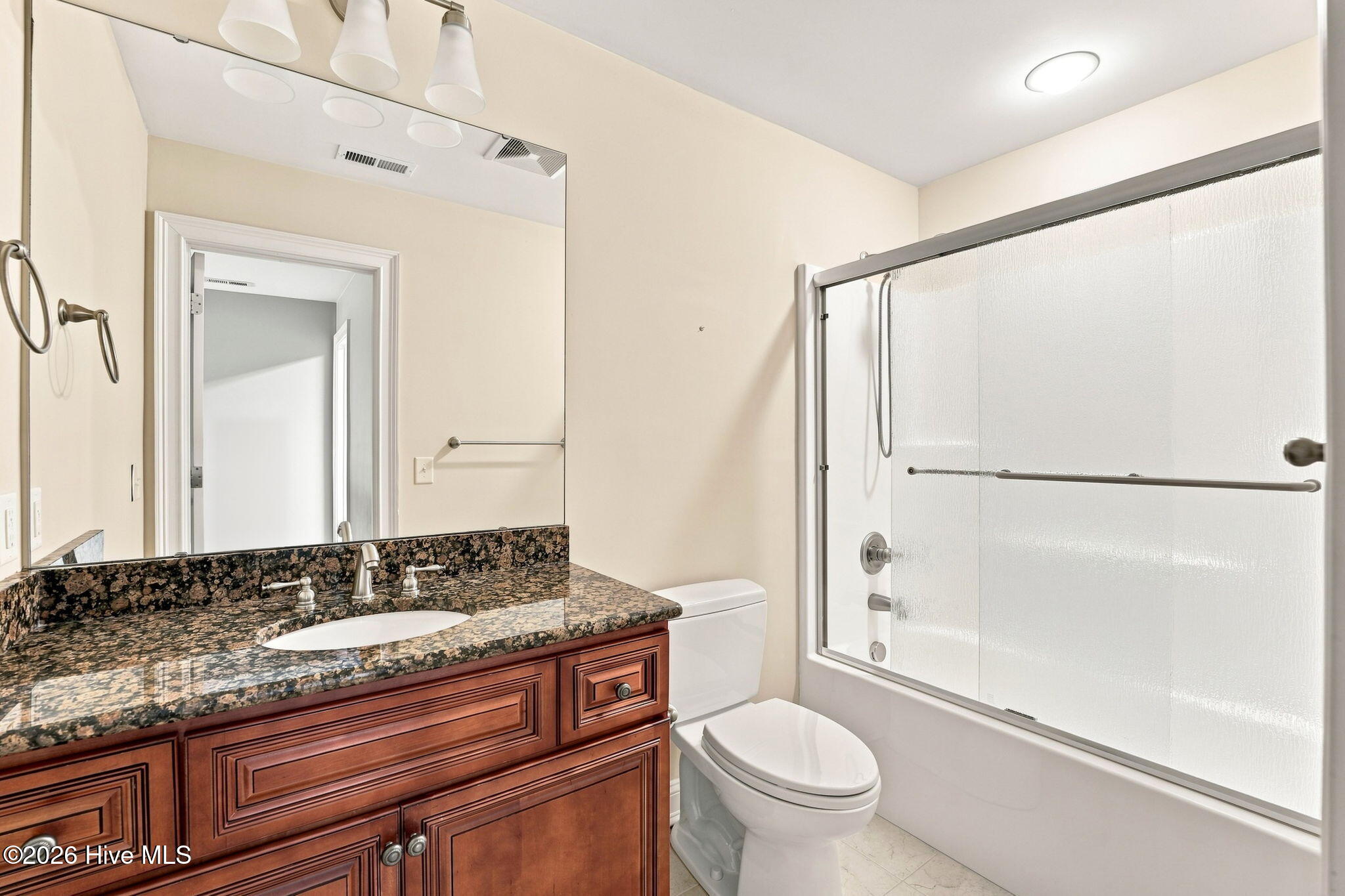 497 Clearfield Lane E Property Photo 38