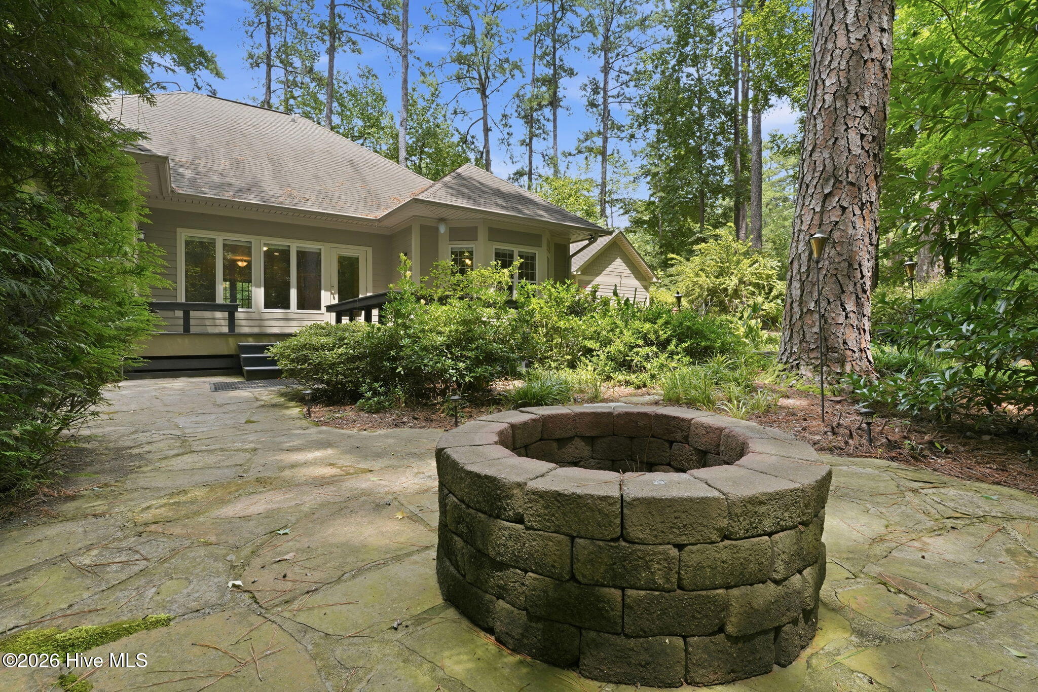 497 Clearfield Lane E Property Photo 46