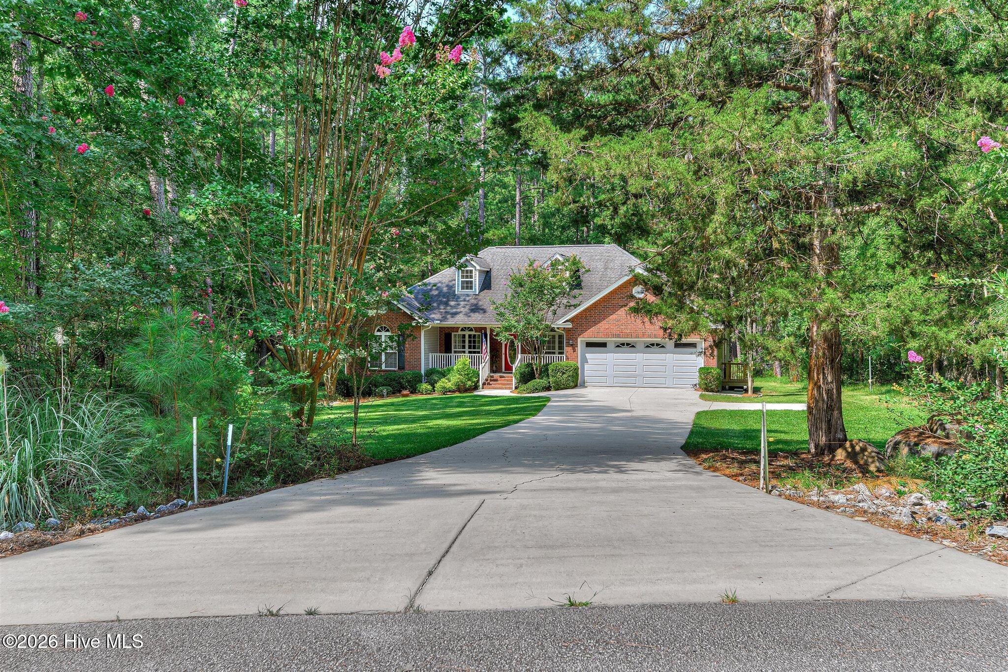 229 Windy Circle Property Photo 4