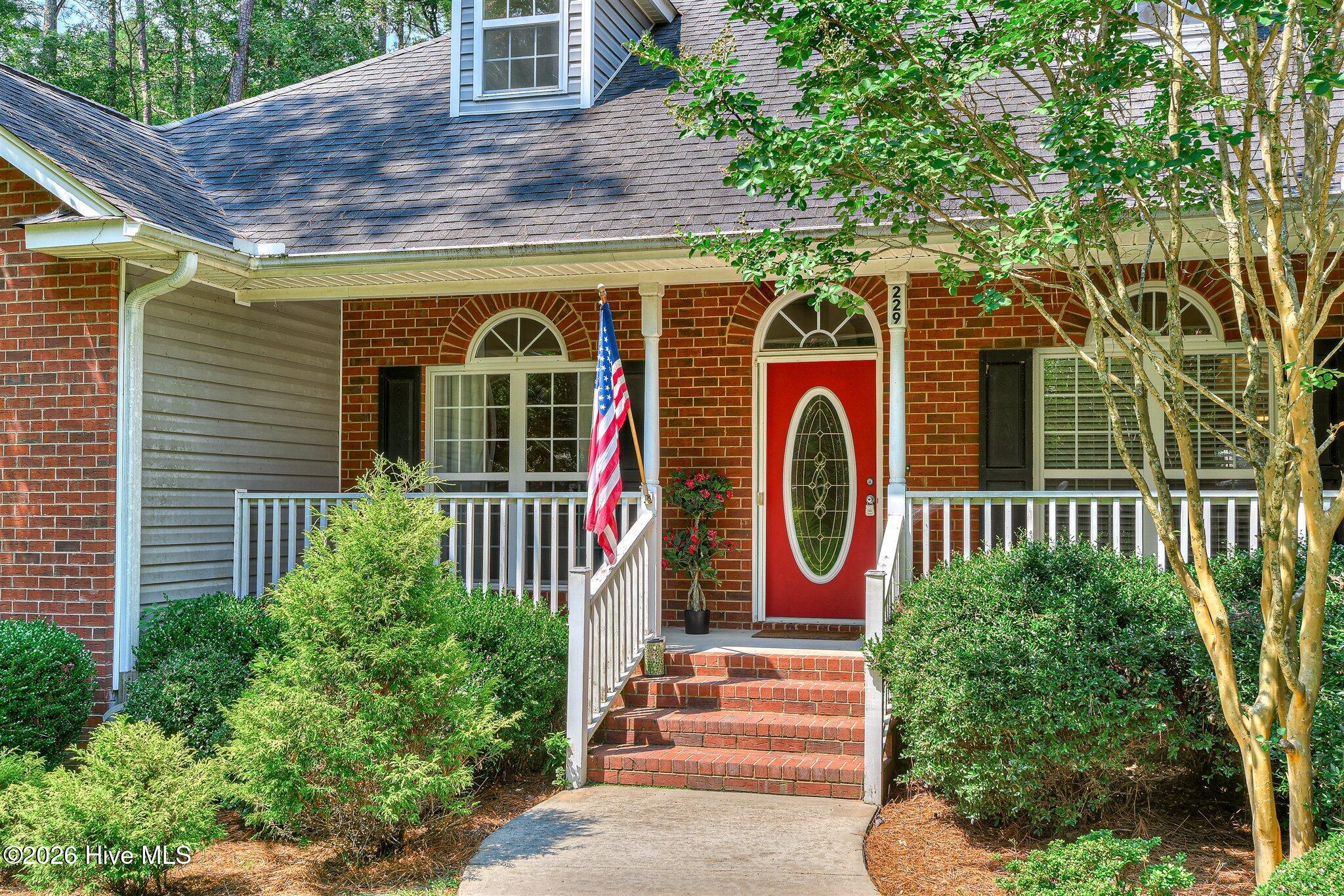 229 Windy Circle Property Photo 5