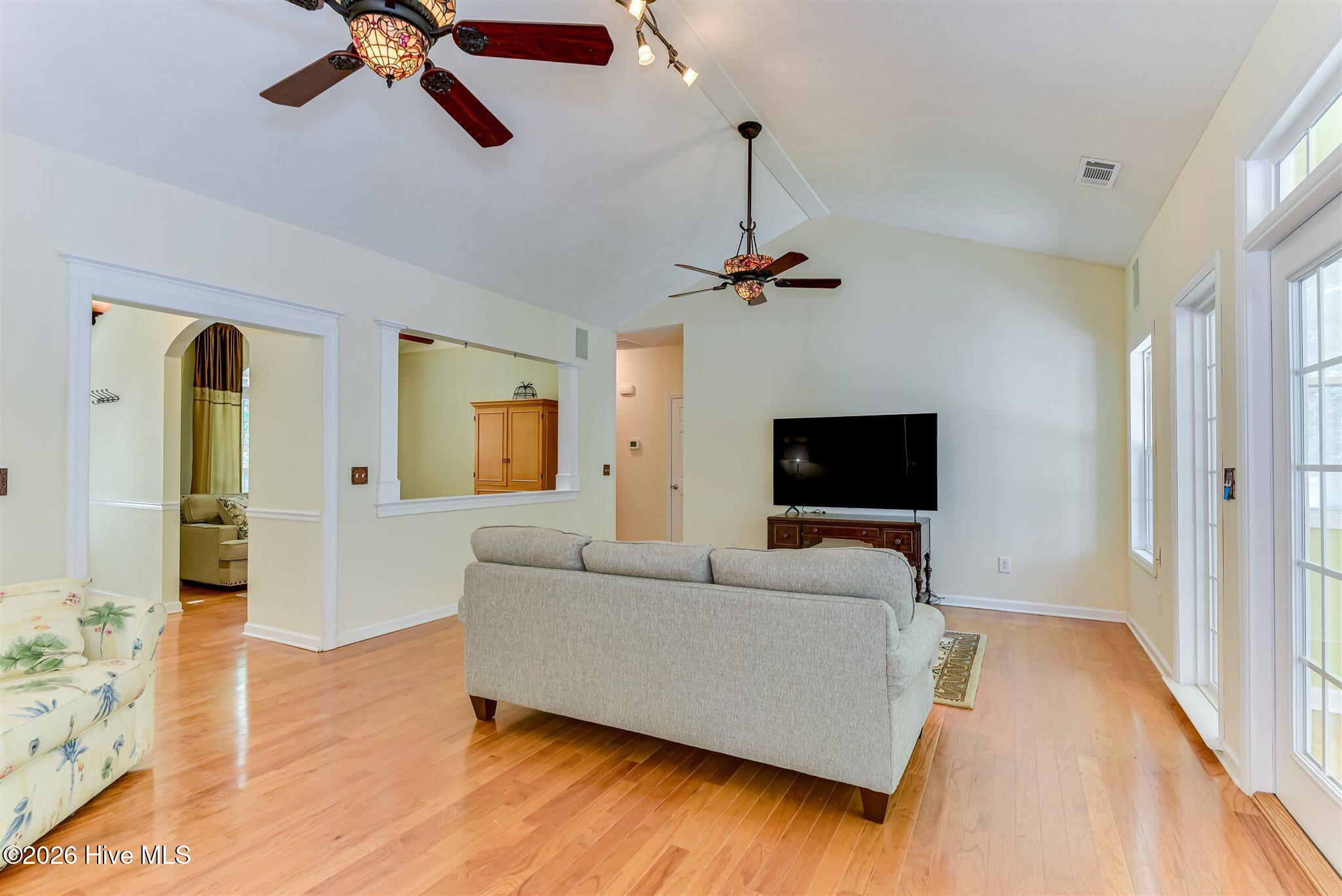 229 Windy Circle Property Photo 10