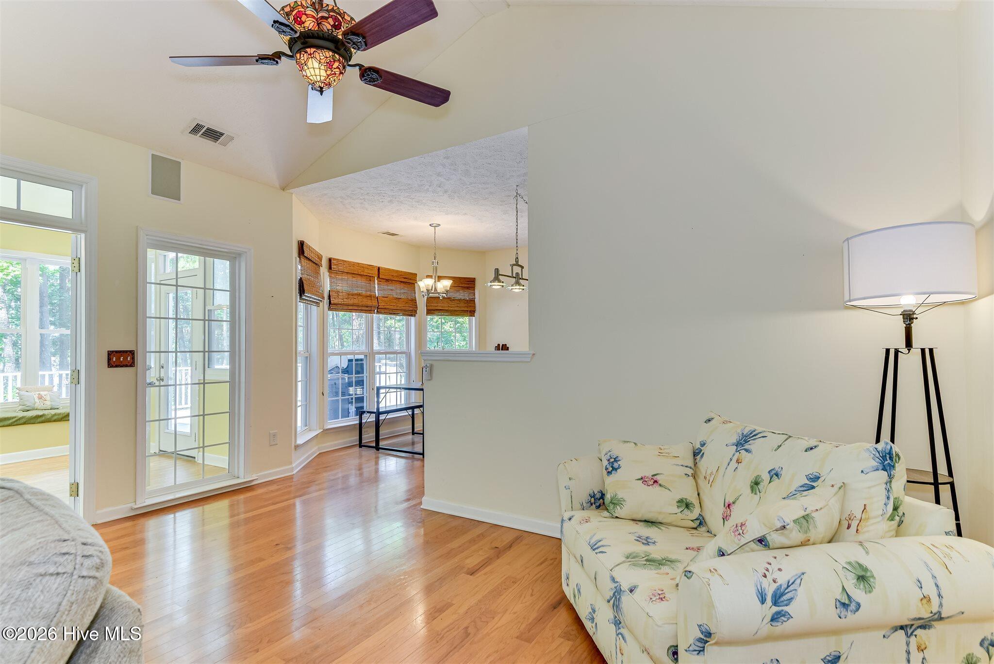 229 Windy Circle Property Photo 14