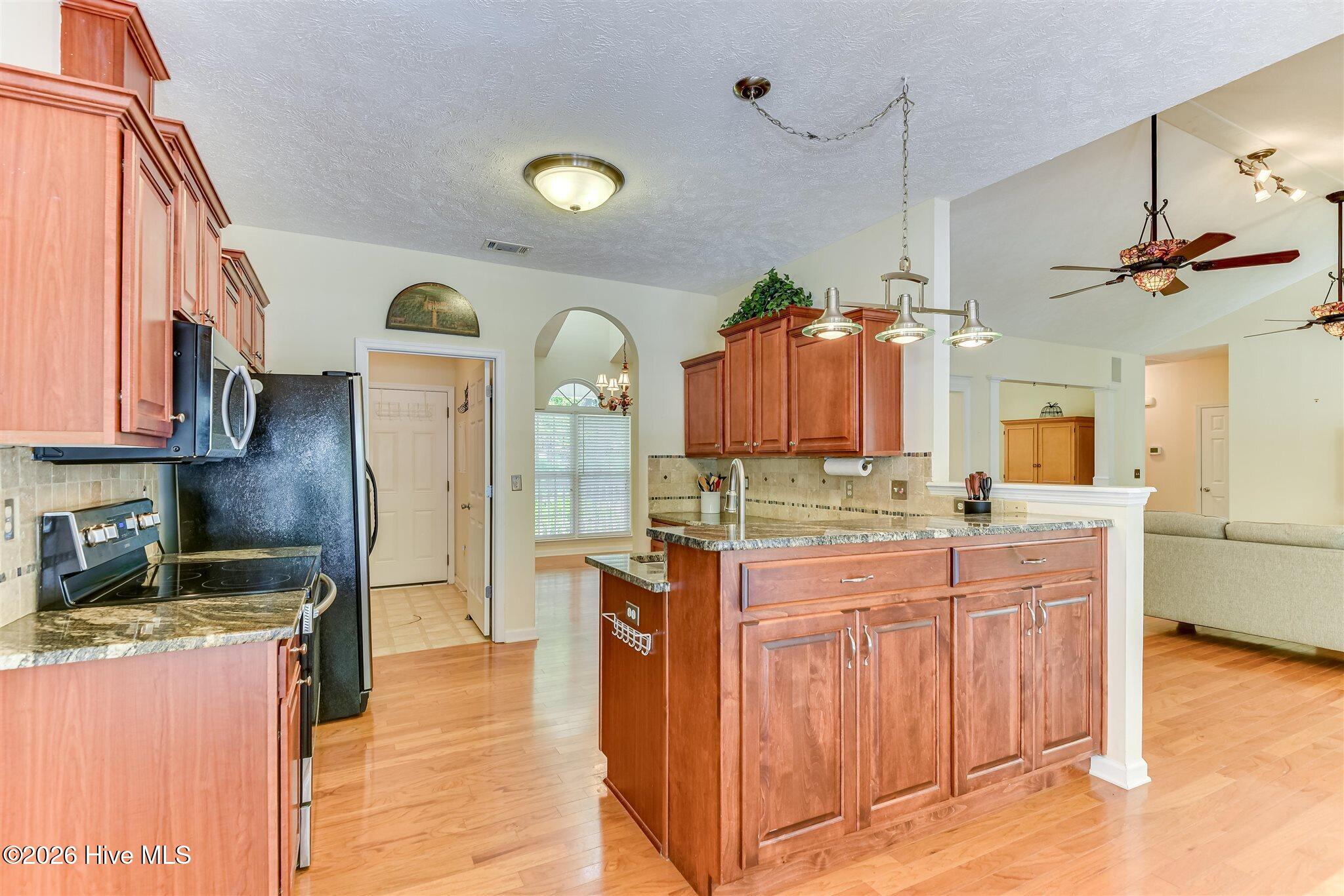 229 Windy Circle Property Photo 17