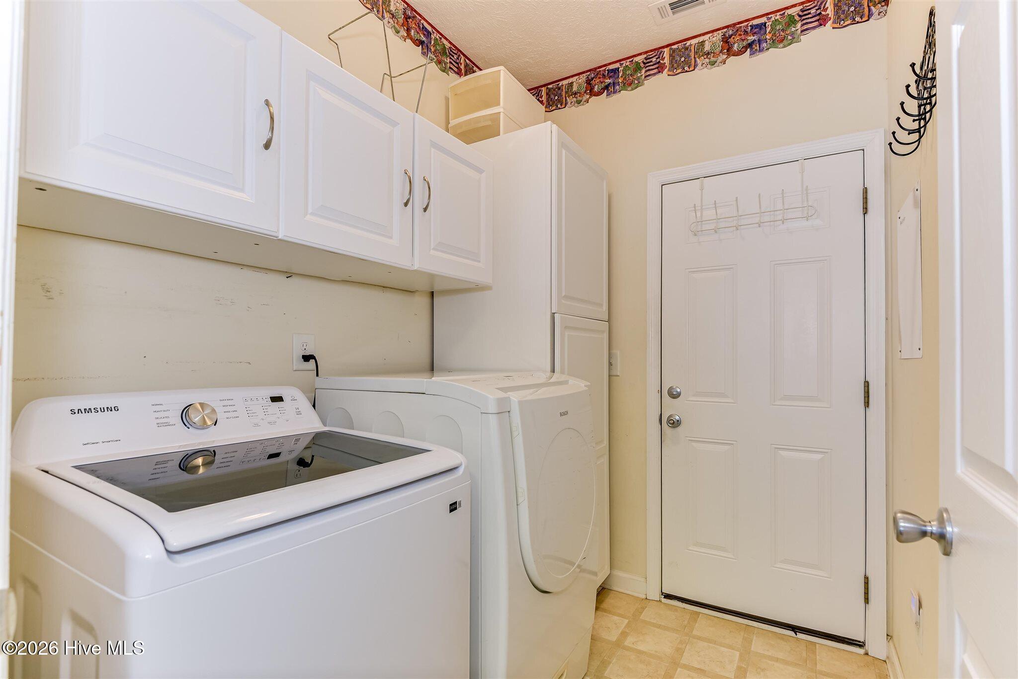 229 Windy Circle Property Photo 37