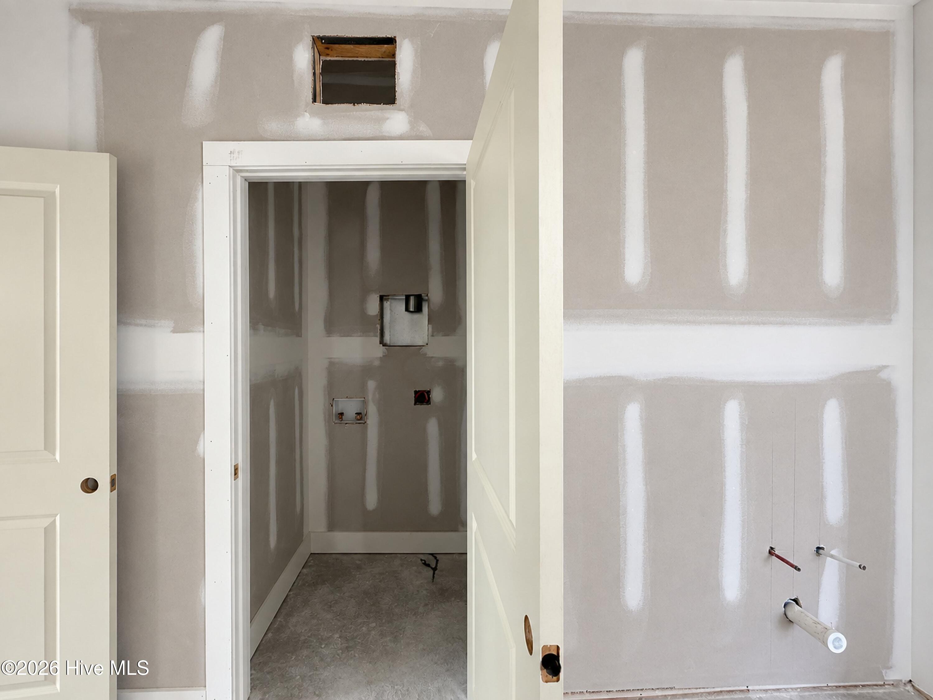 90 Laramie Lane Property Photo 10