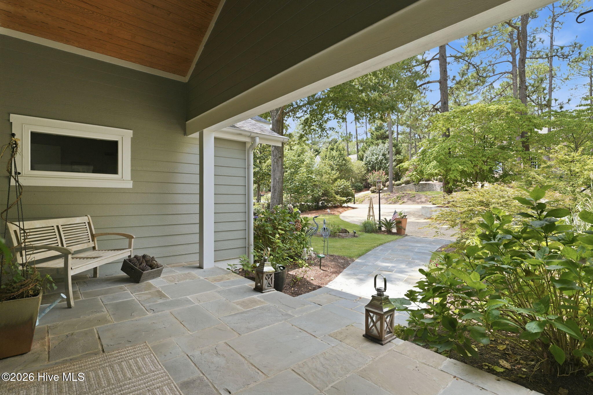 660 Lake Forest Drive Se Property Photo 6