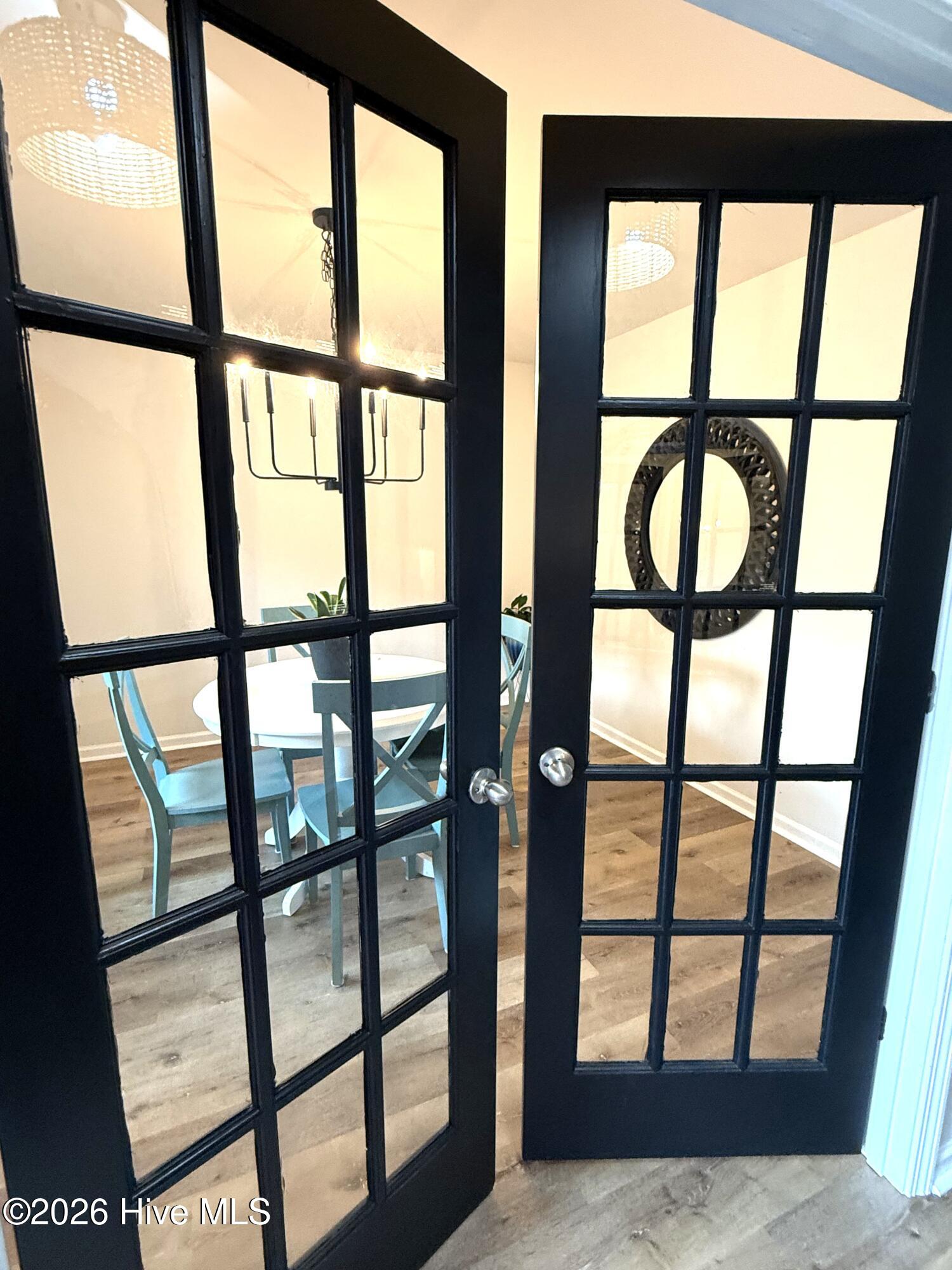 917 Riverstone Drive Property Photo 3