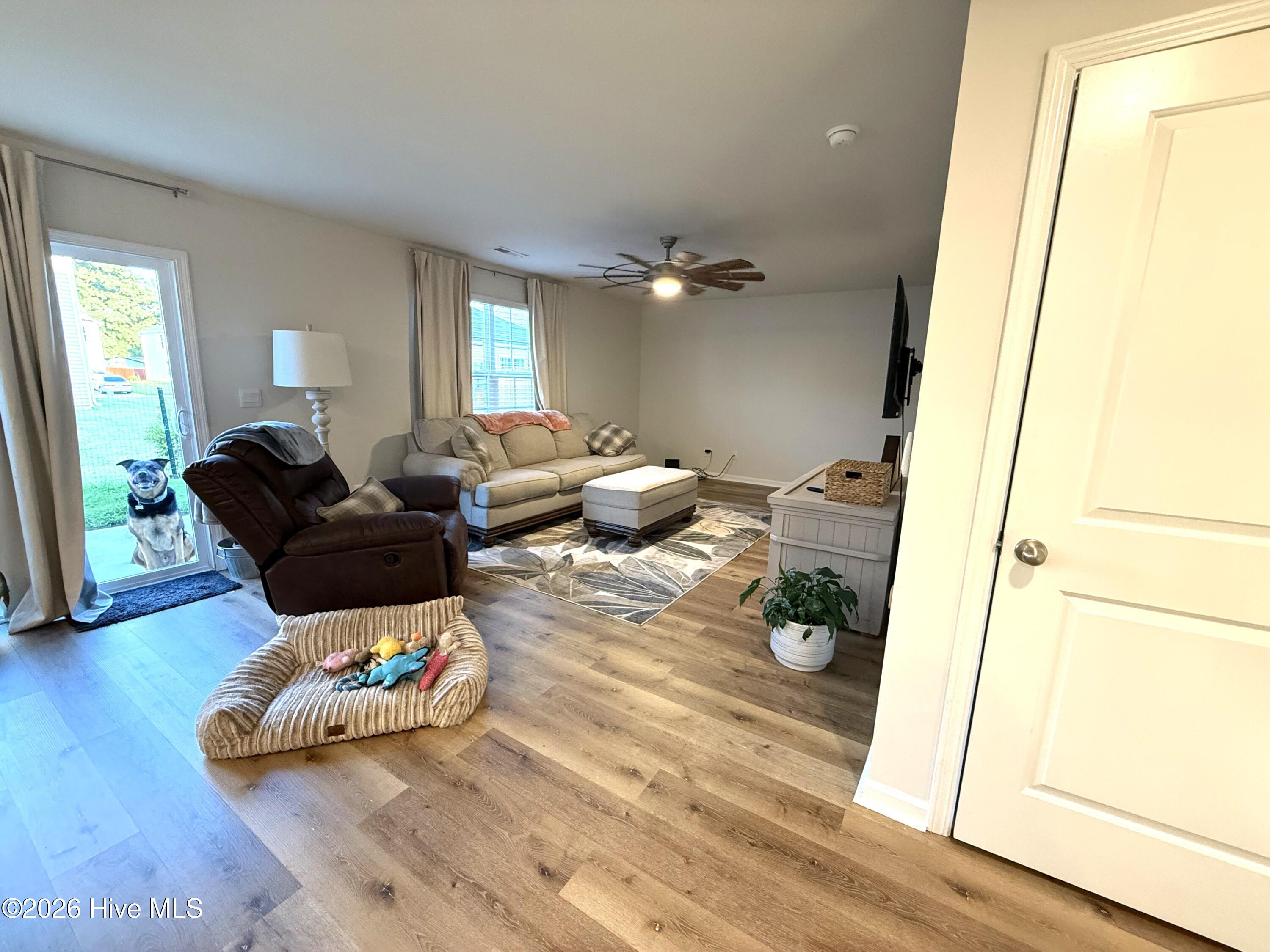 917 Riverstone Drive Property Photo 11