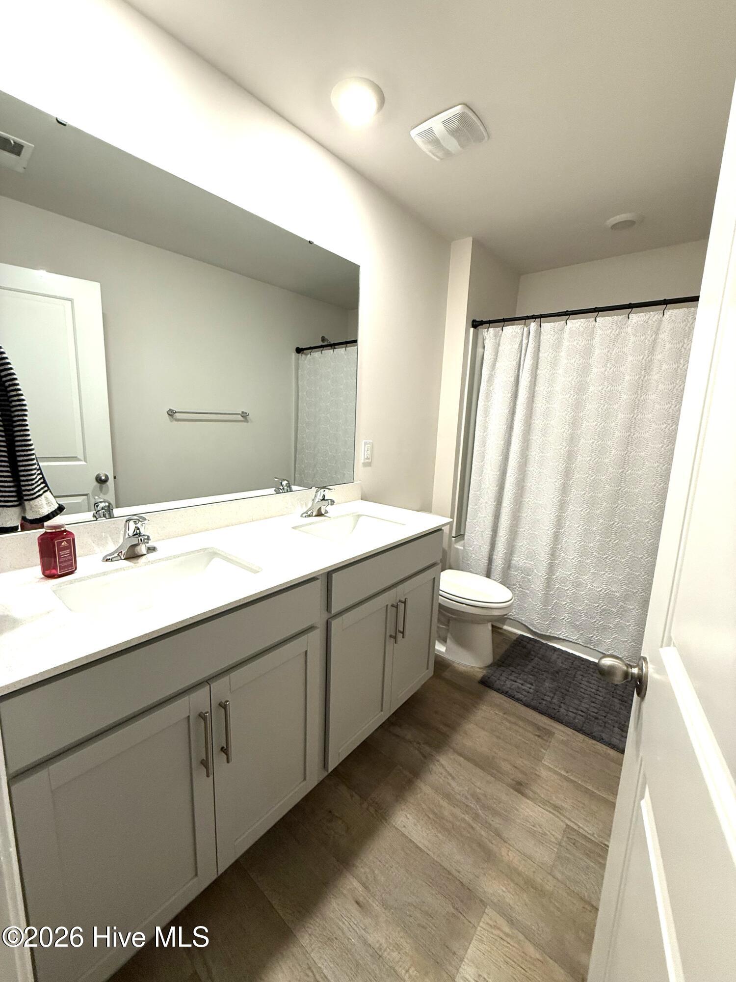 917 Riverstone Drive Property Photo 22