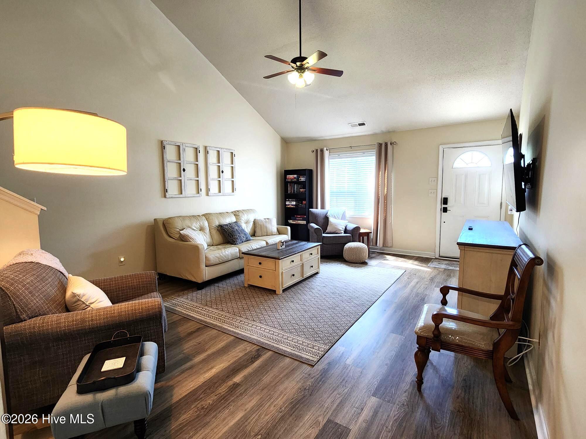 122 Jessie Circle Property Photo 2