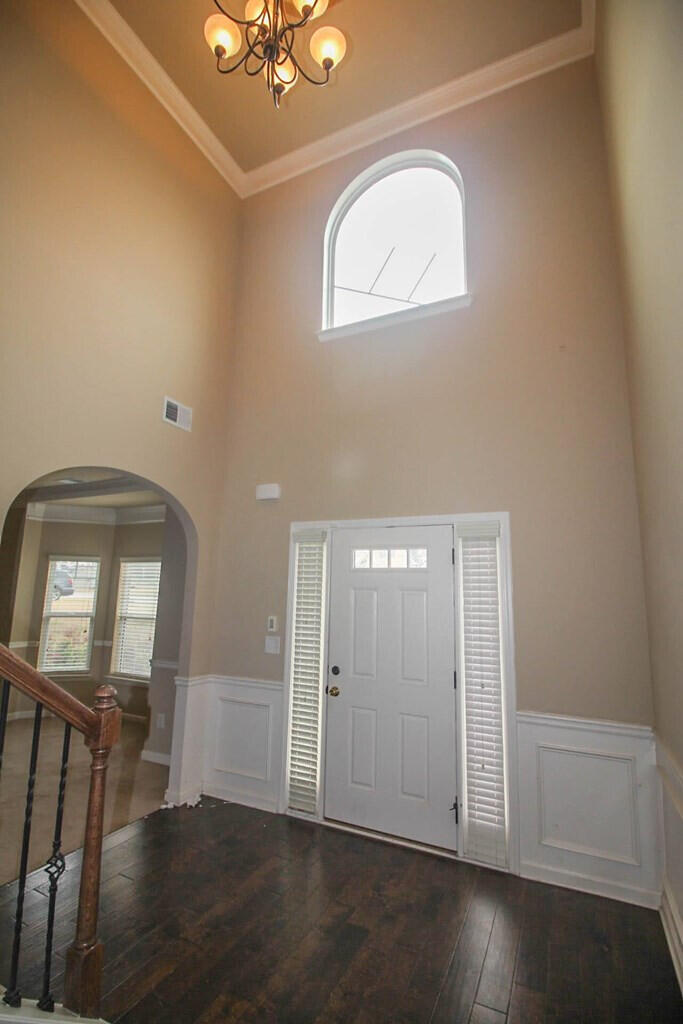 2733 Huntcliffe Drive Property Photo 4