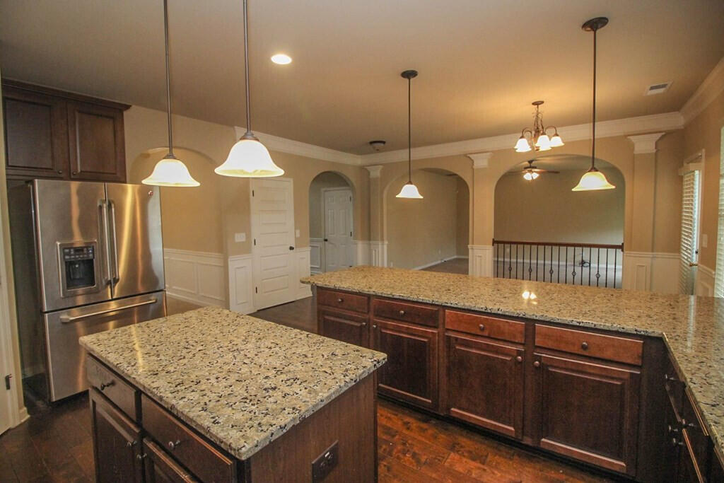2733 Huntcliffe Drive Property Photo 10