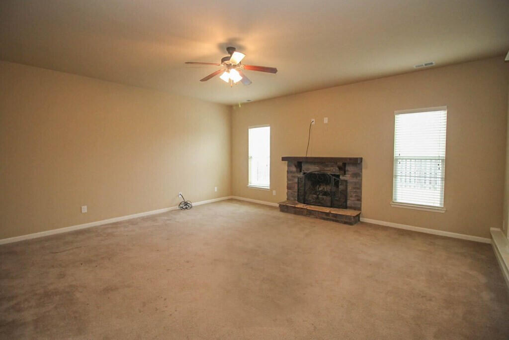 2733 Huntcliffe Drive Property Photo 13