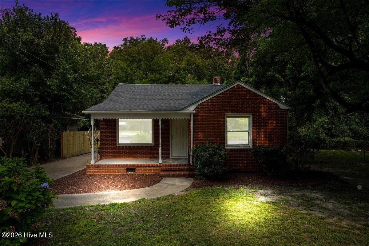909 N Carolina Street Property Photo 2