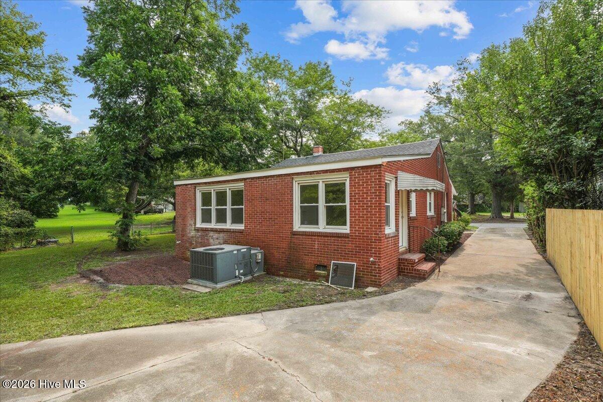 909 N Carolina Street Property Photo 10