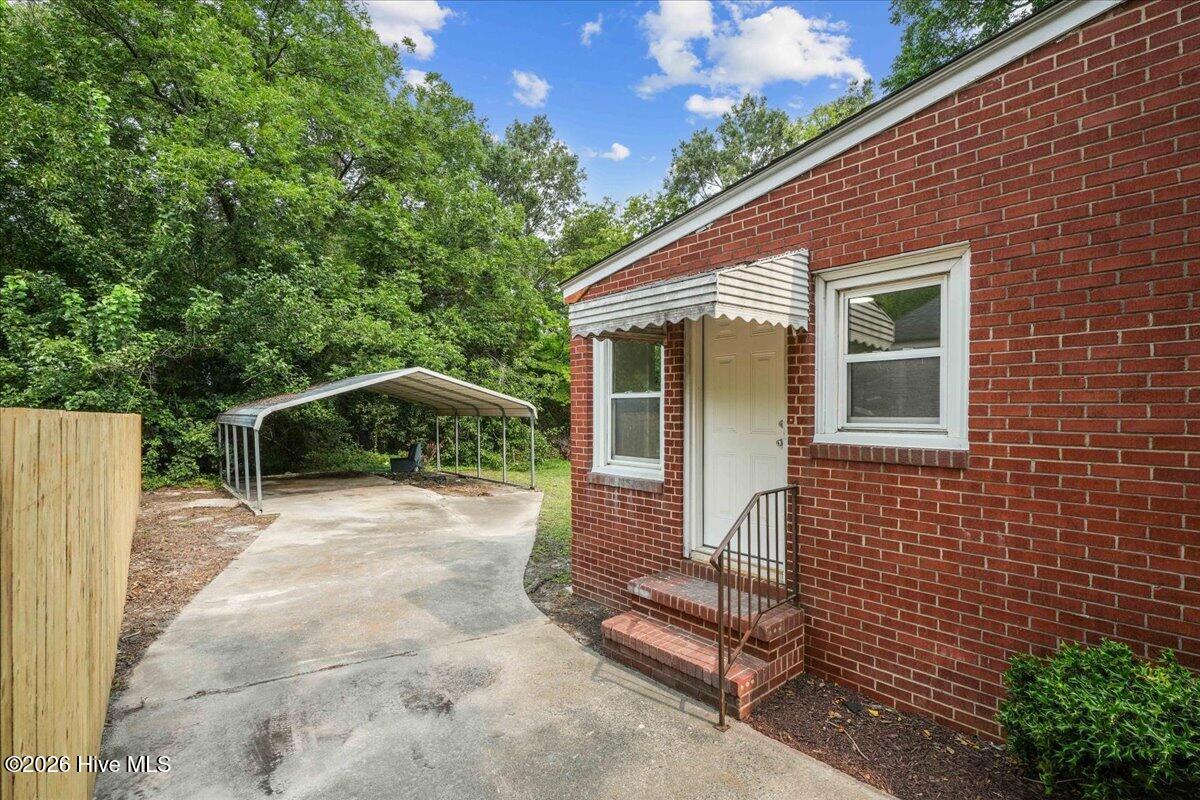 909 N Carolina Street Property Photo 11