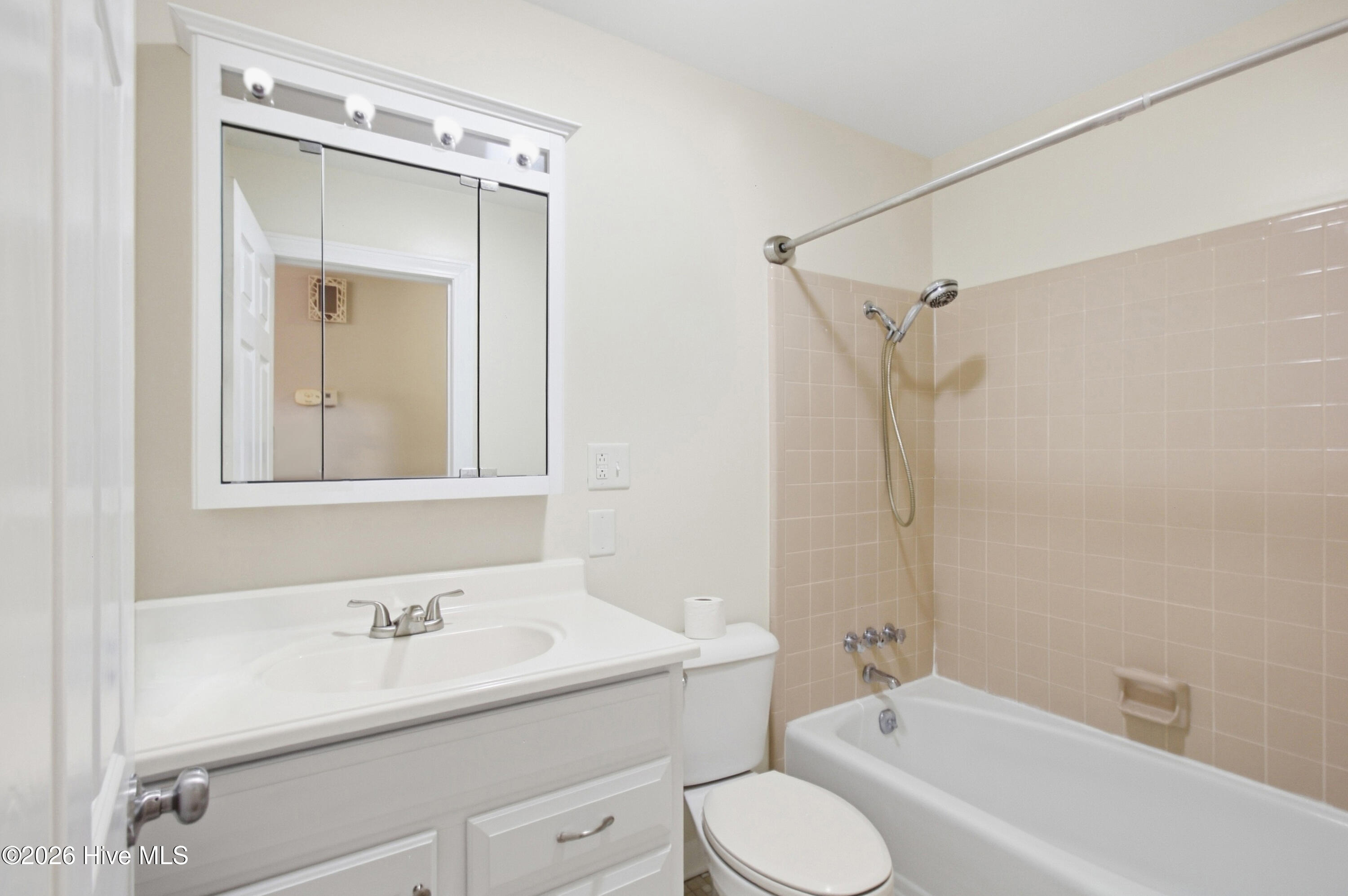 237 Hollywood Boulevard Property Photo 36