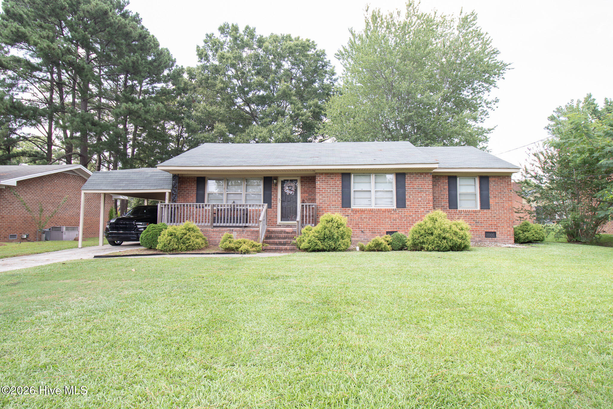1612 King Circle Property Photo 1