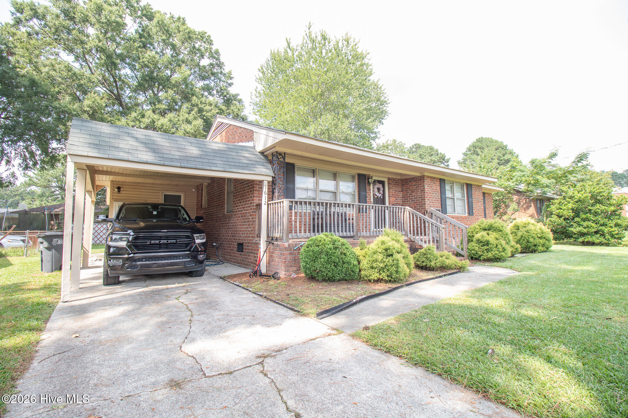 1612 King Circle Property Photo 2