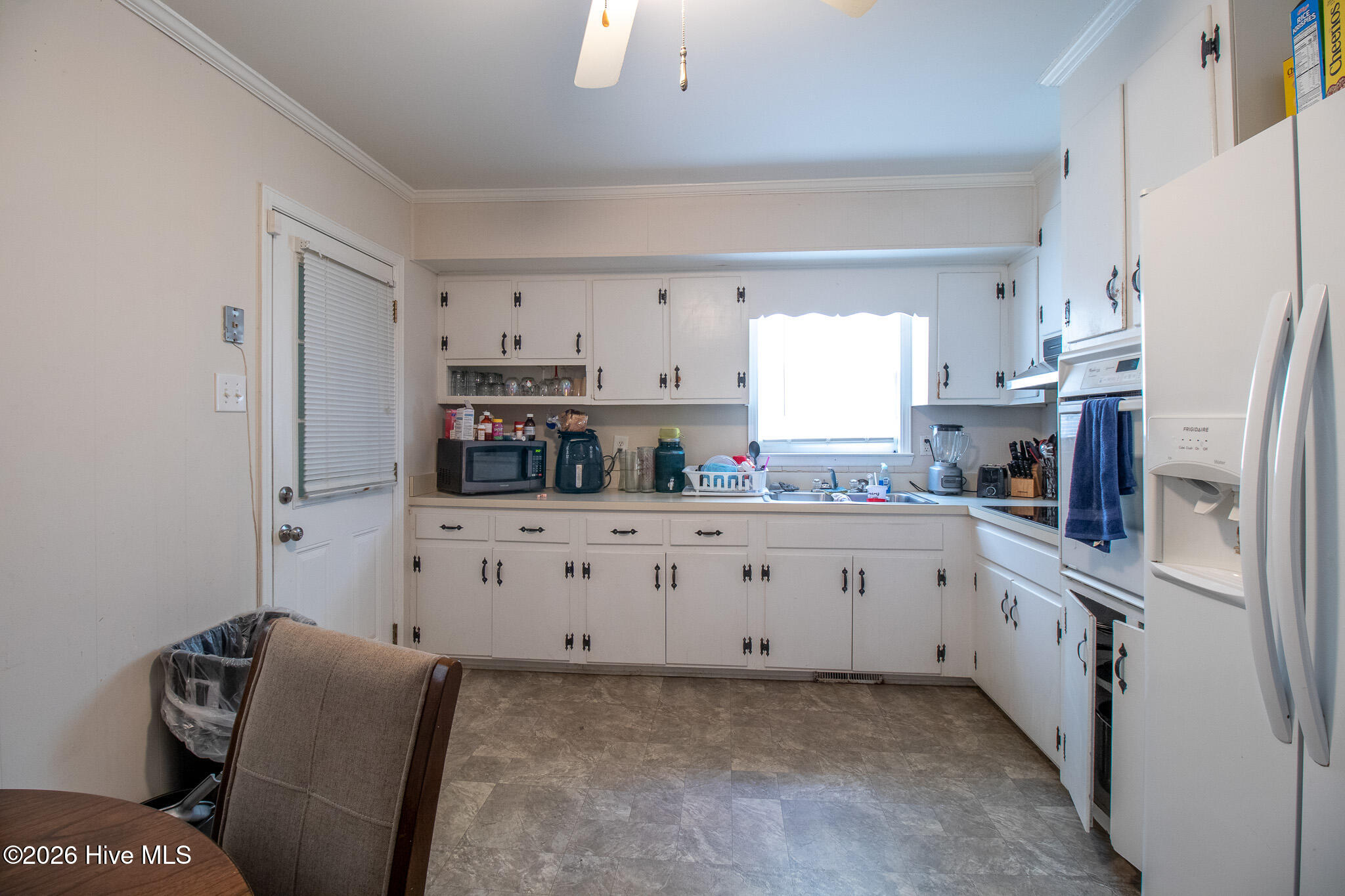 1612 King Circle Property Photo 6
