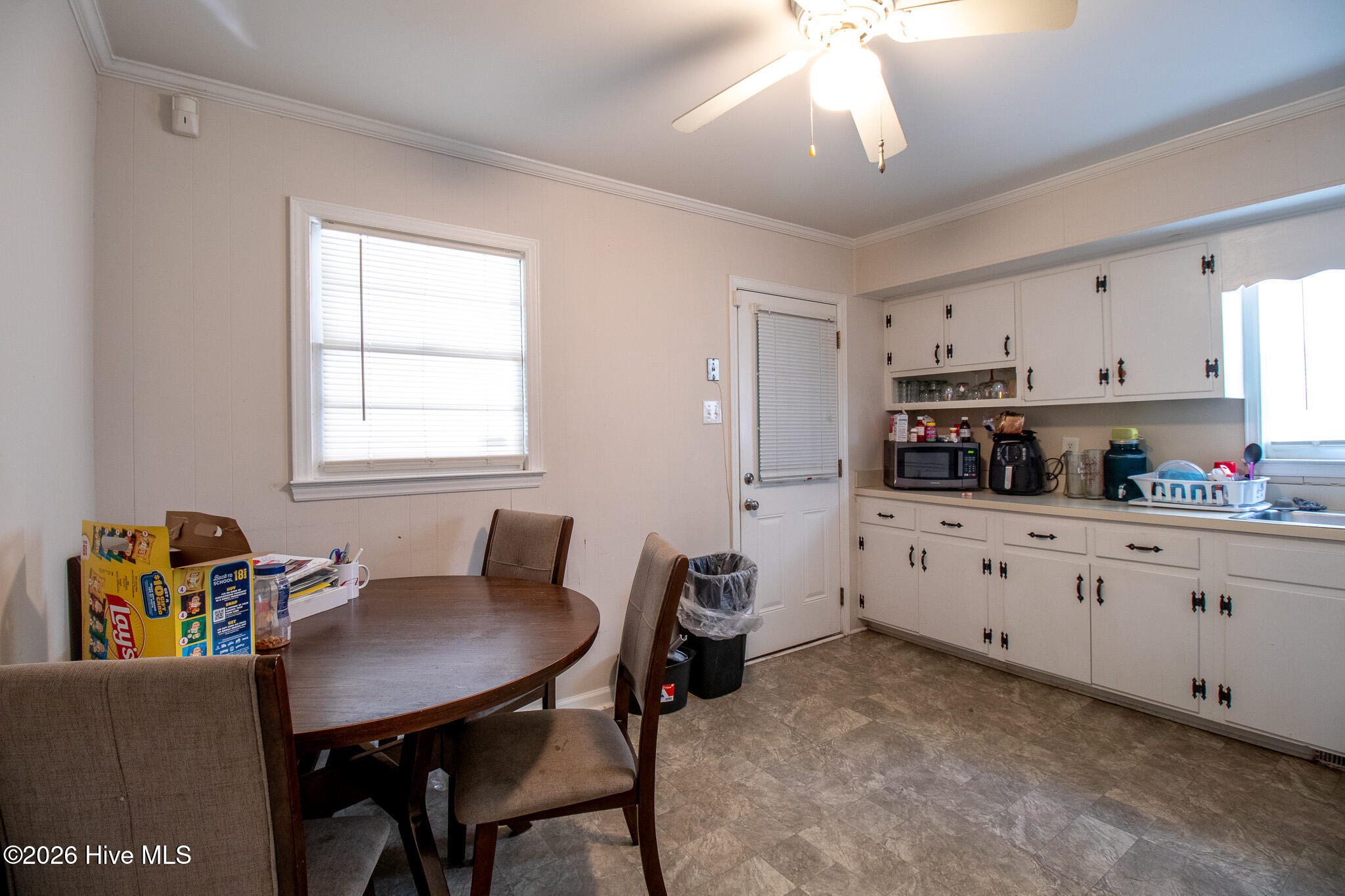 1612 King Circle Property Photo 7